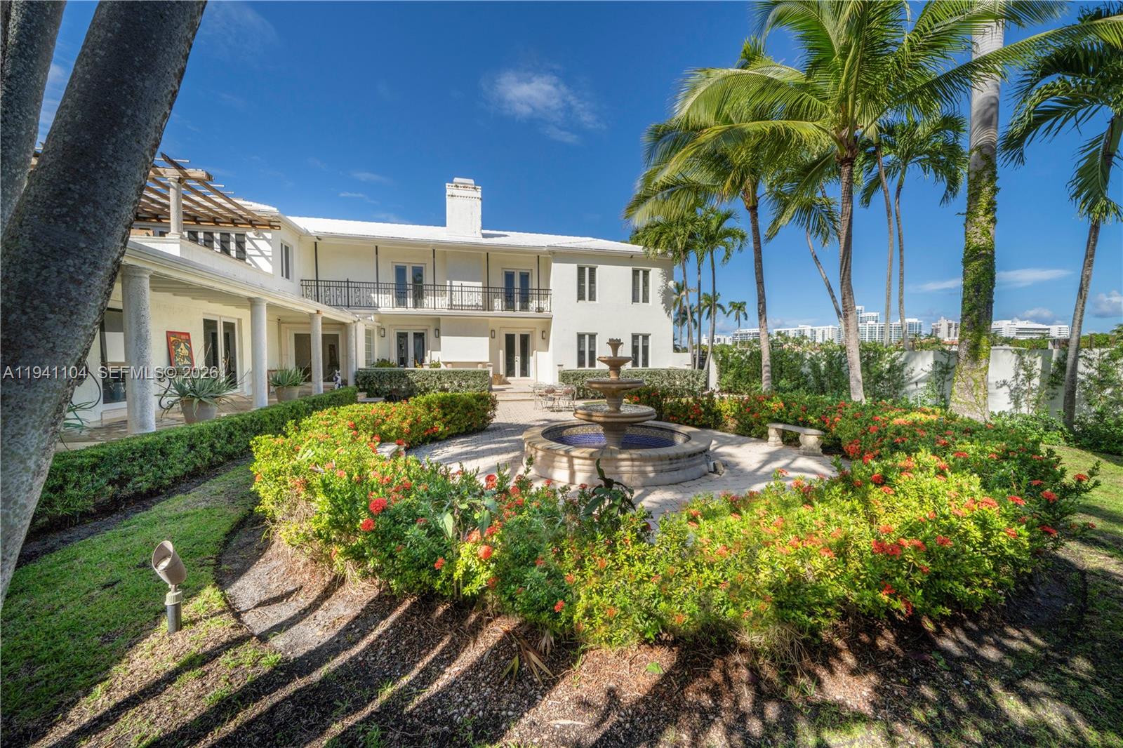 6465 Pine Tree Drive Cir
