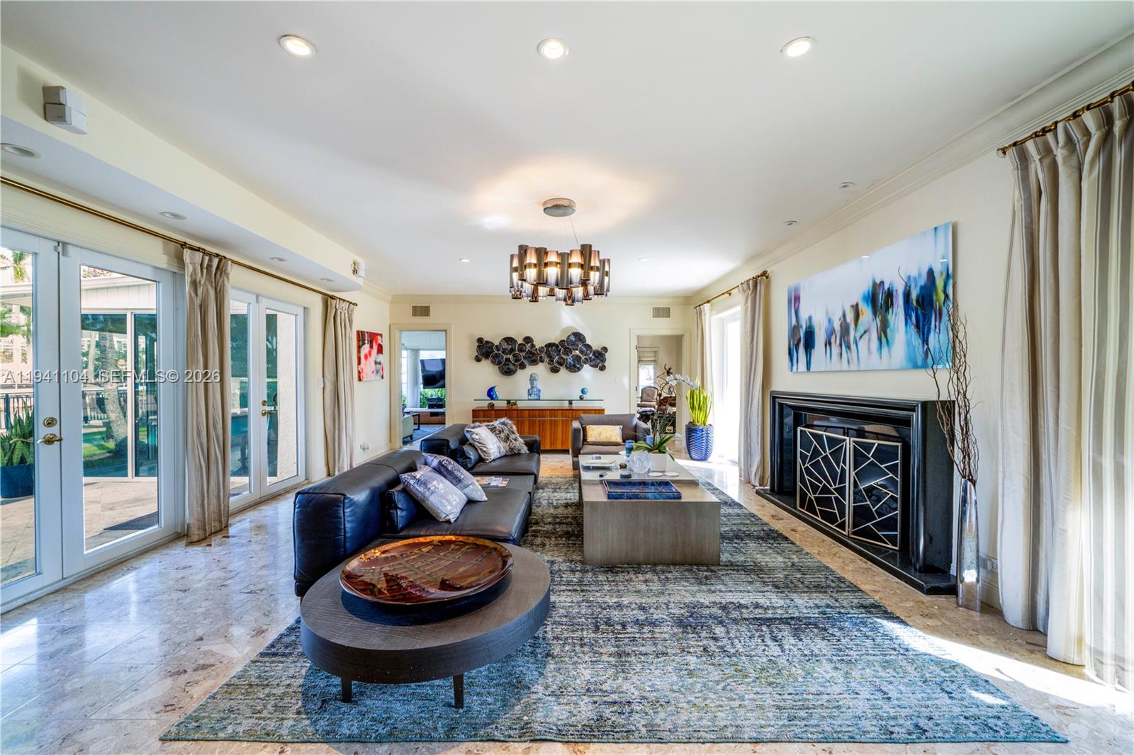 6465 Pine Tree Drive Cir