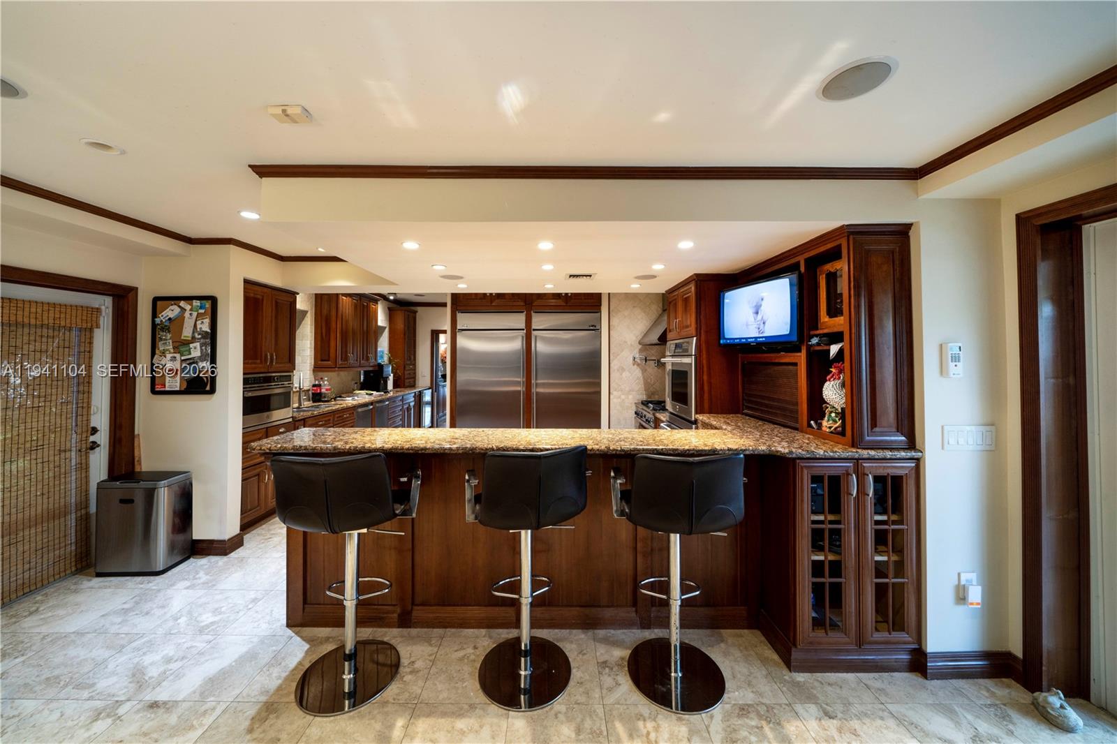 6465 Pine Tree Drive Cir