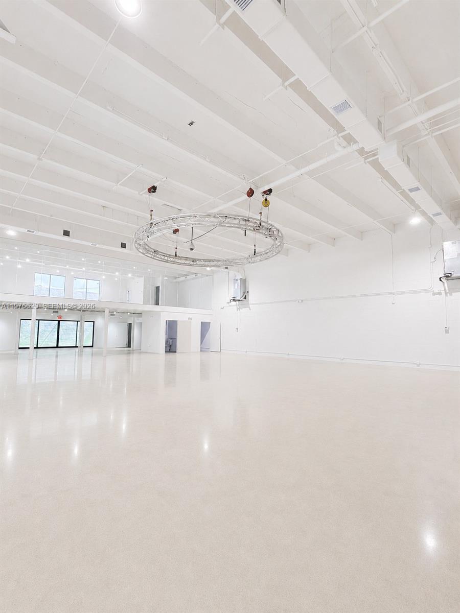 550 NW 29th St