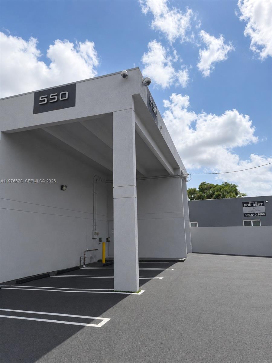 550 NW 29th St