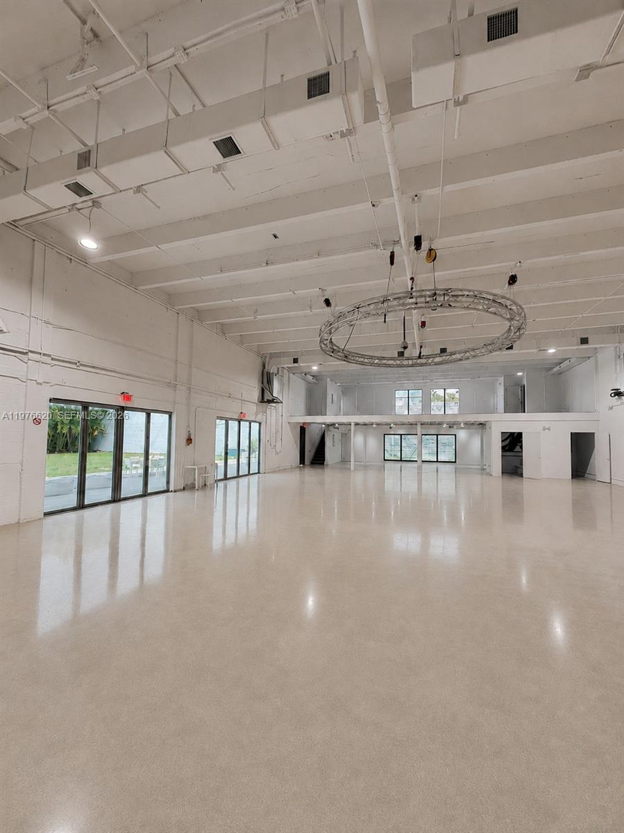 550 NW 29th St