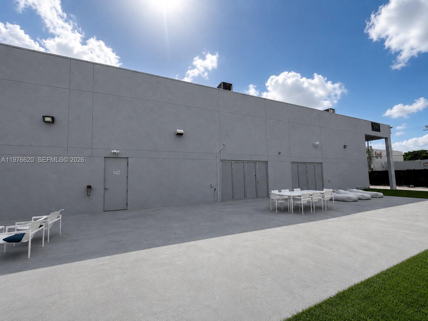 550 NW 29th St