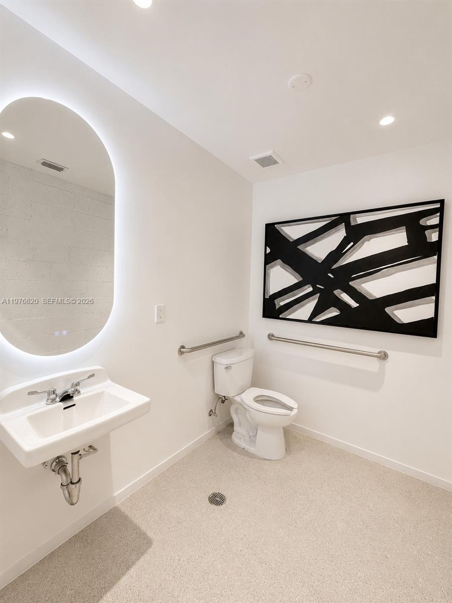 550 NW 29th St