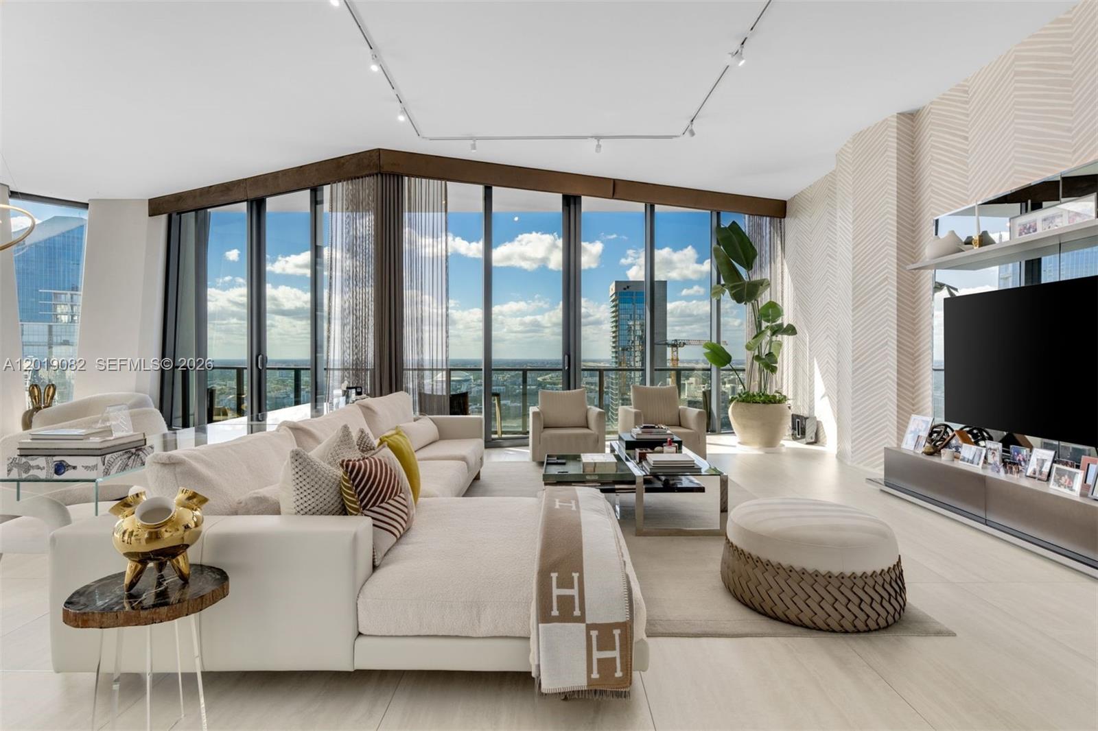 1000 Biscayne Blvd # 5101