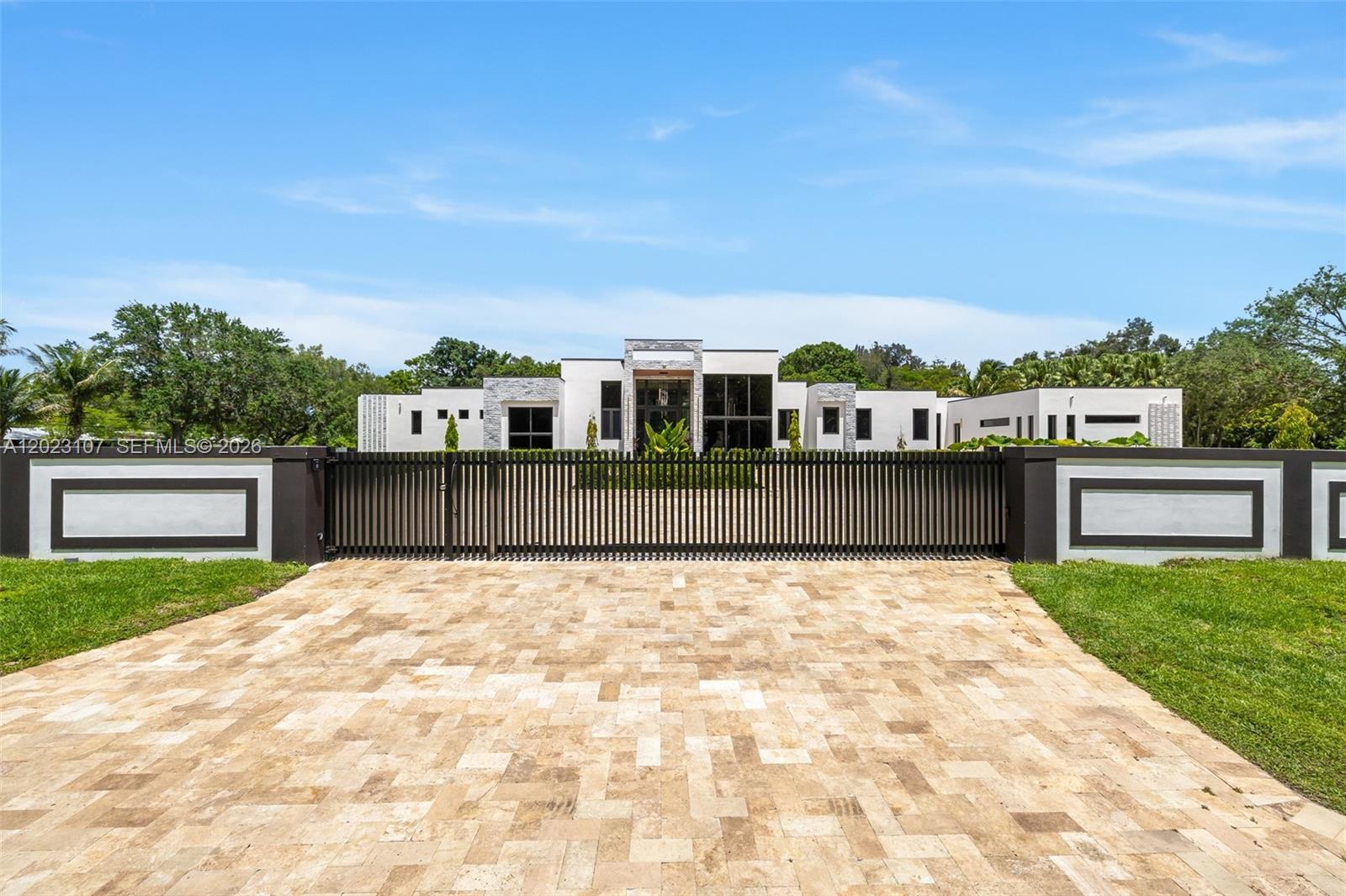 3611 NW 100th Ave