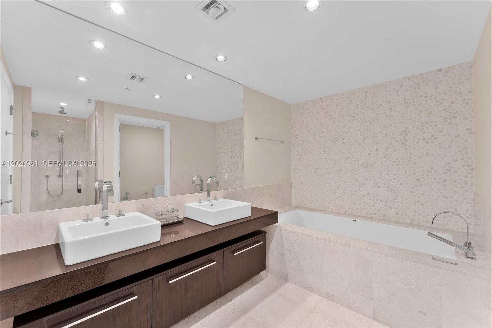 17121 Collins Ave # 3905