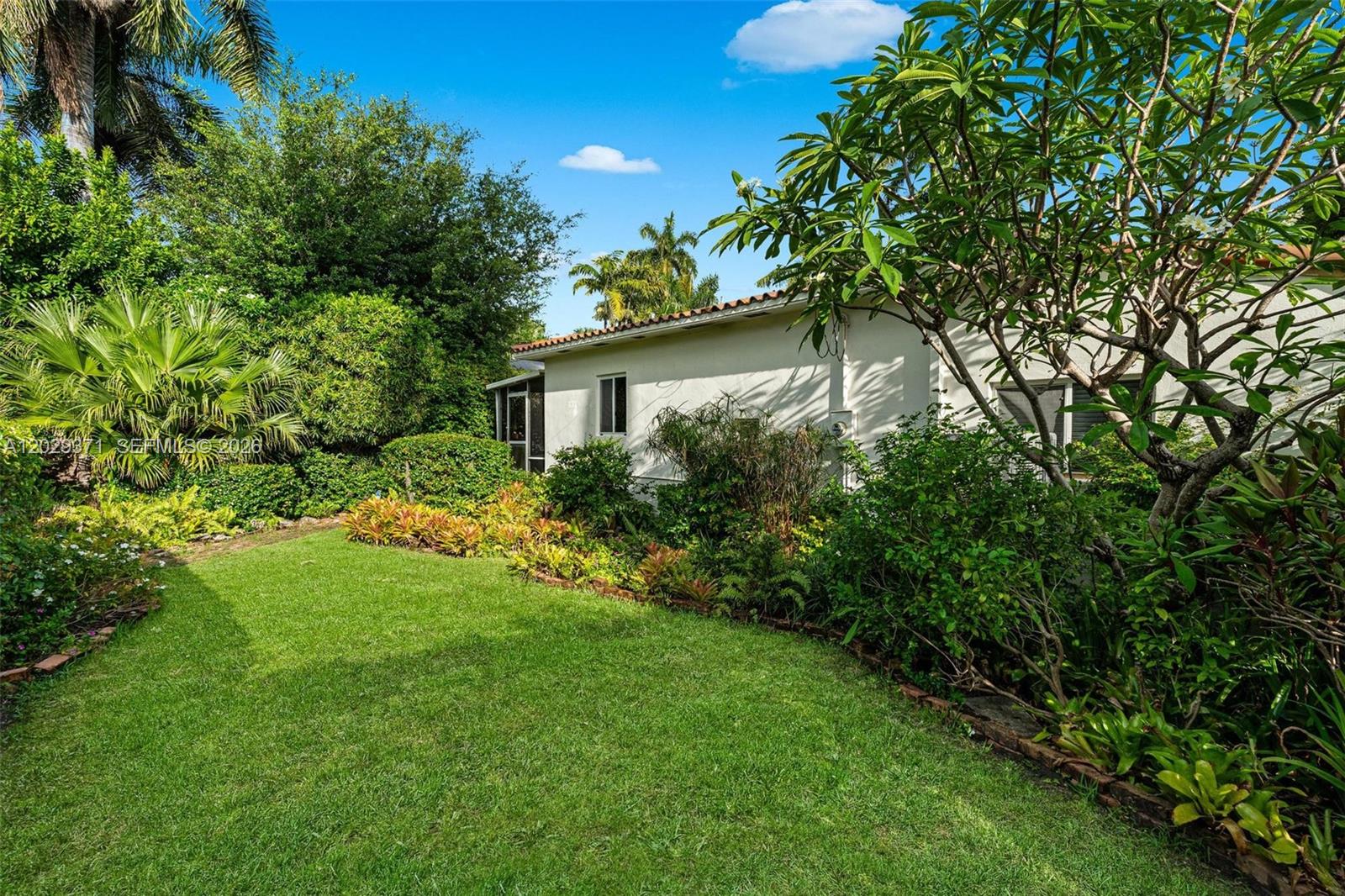 455 W Dilido Dr