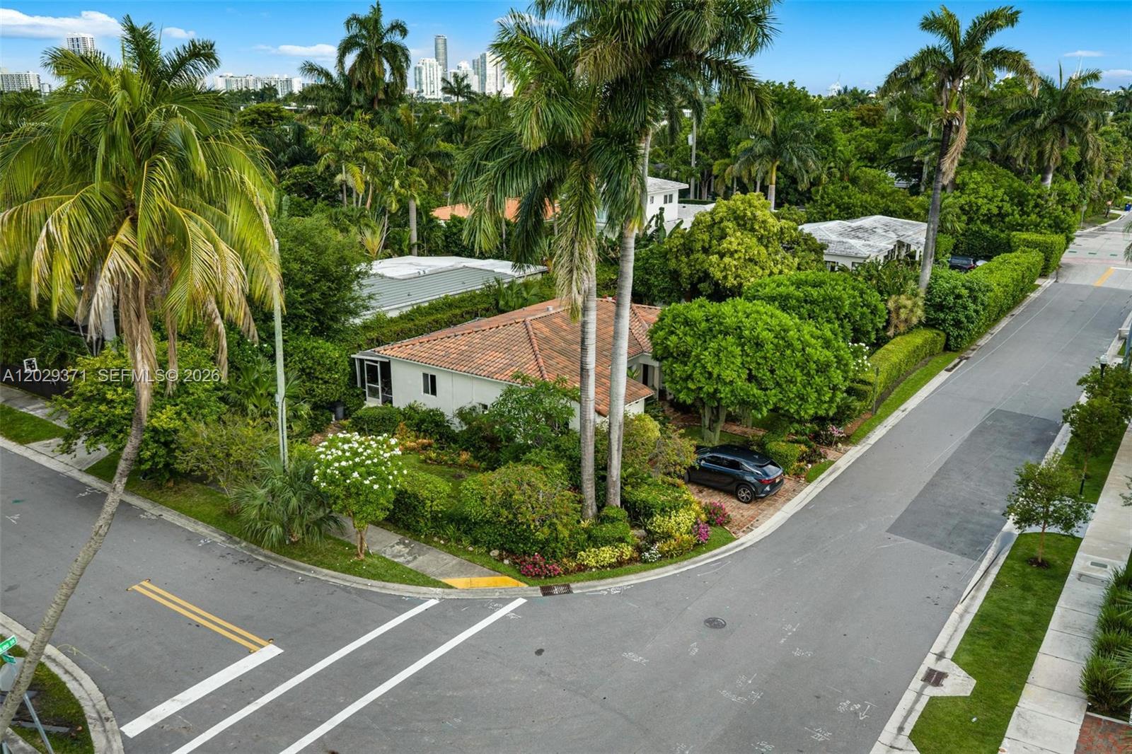 455 W Dilido Dr