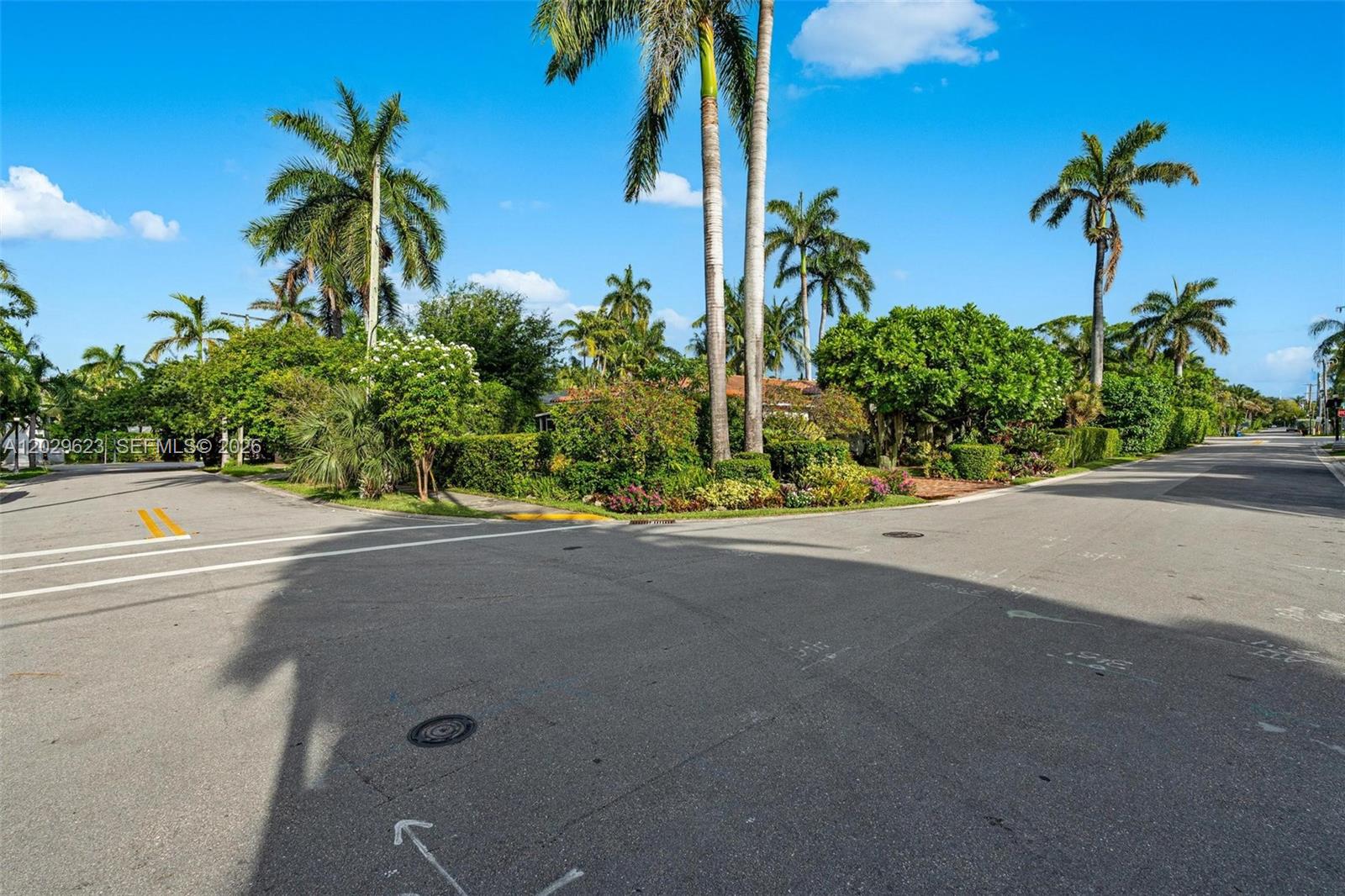 455 W Dilido Dr
