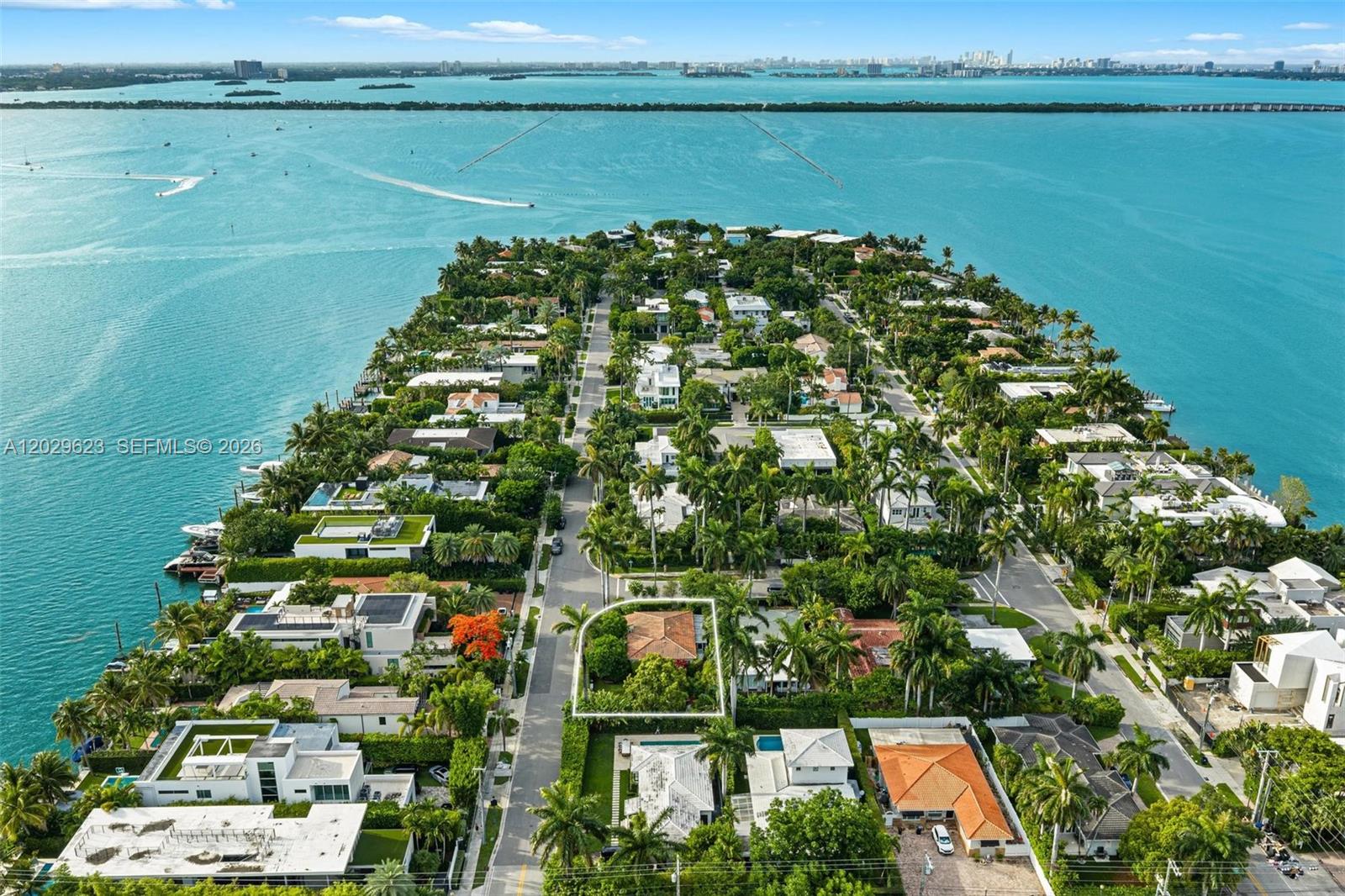 455 W Dilido Dr