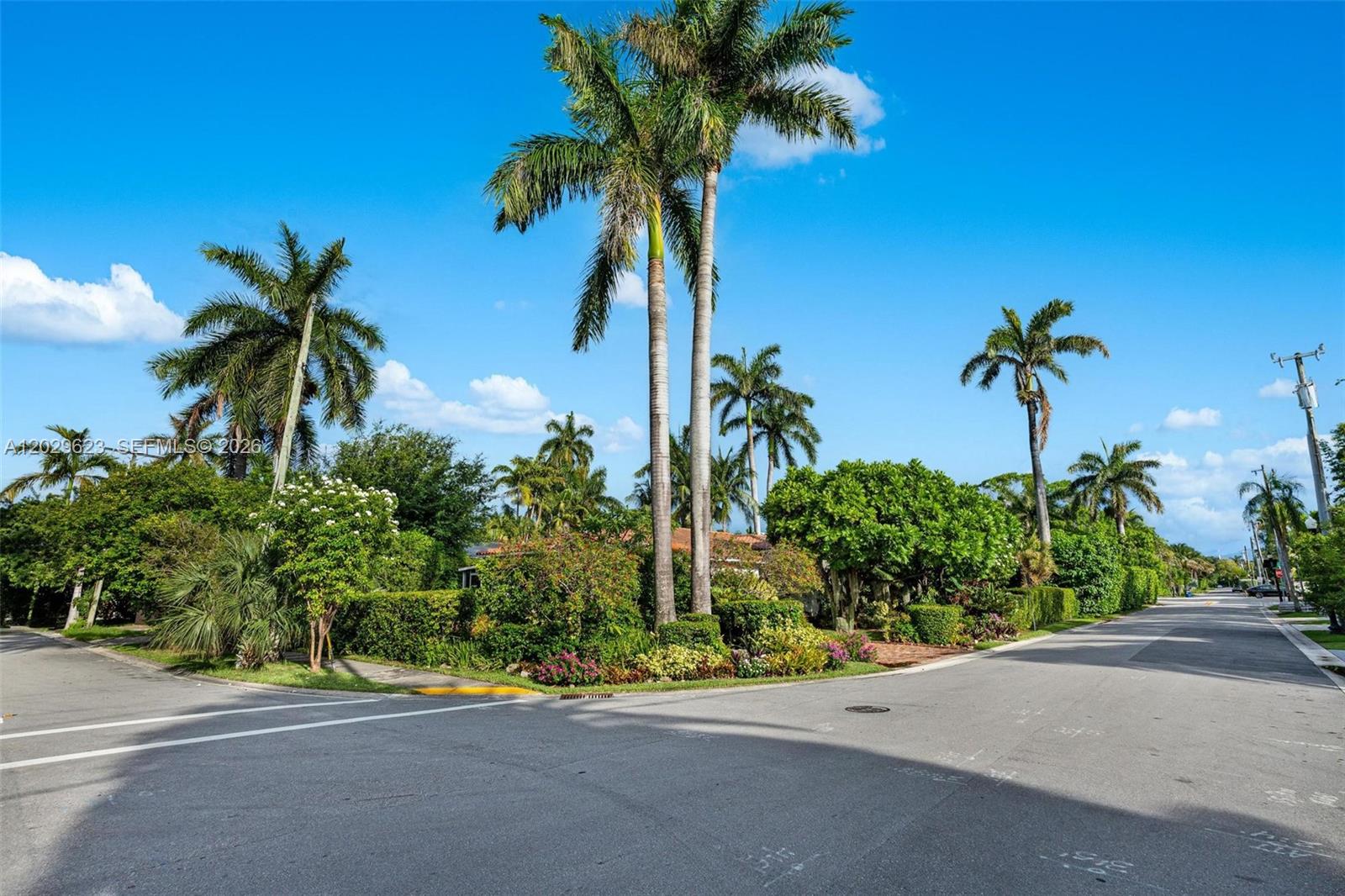 455 W Dilido Dr