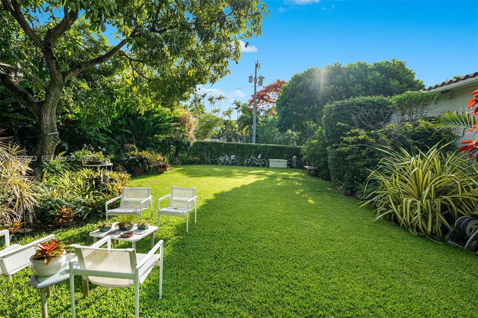 455 W Dilido Dr