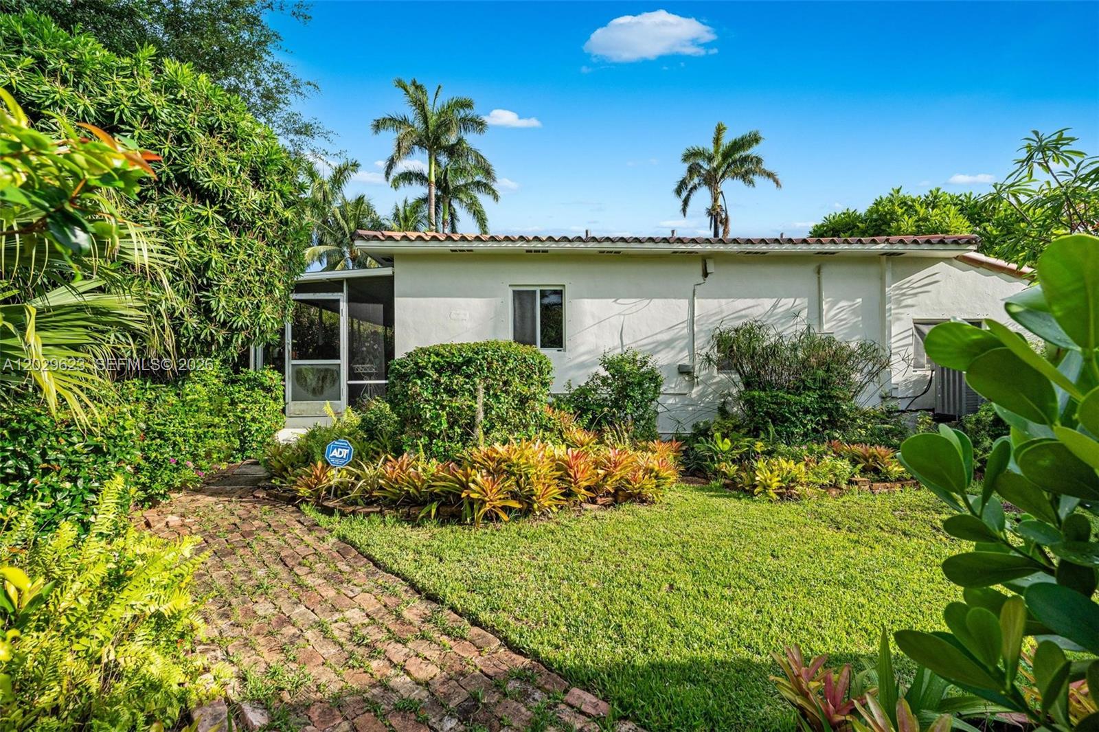 455 W Dilido Dr
