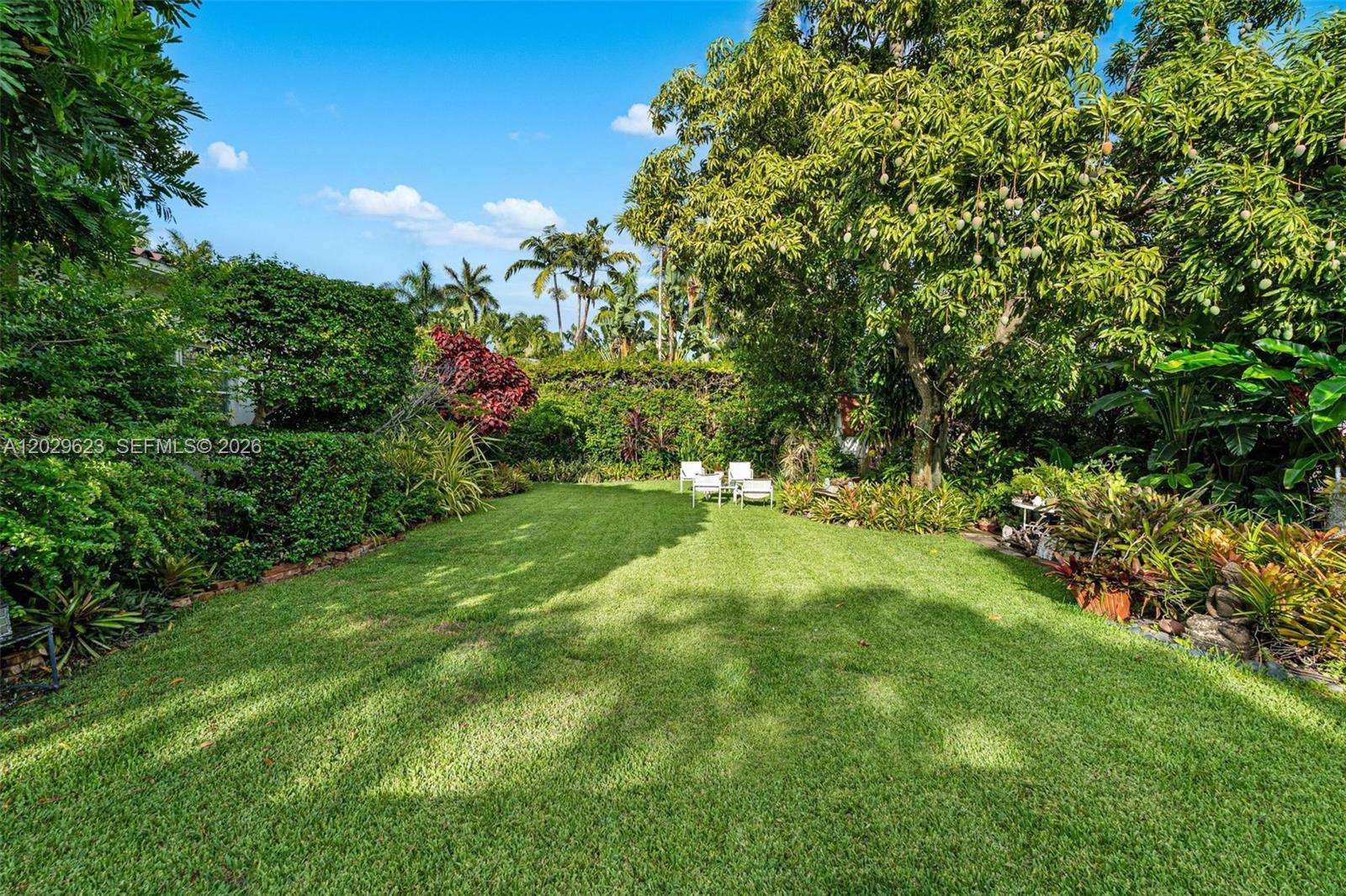 455 W Dilido Dr