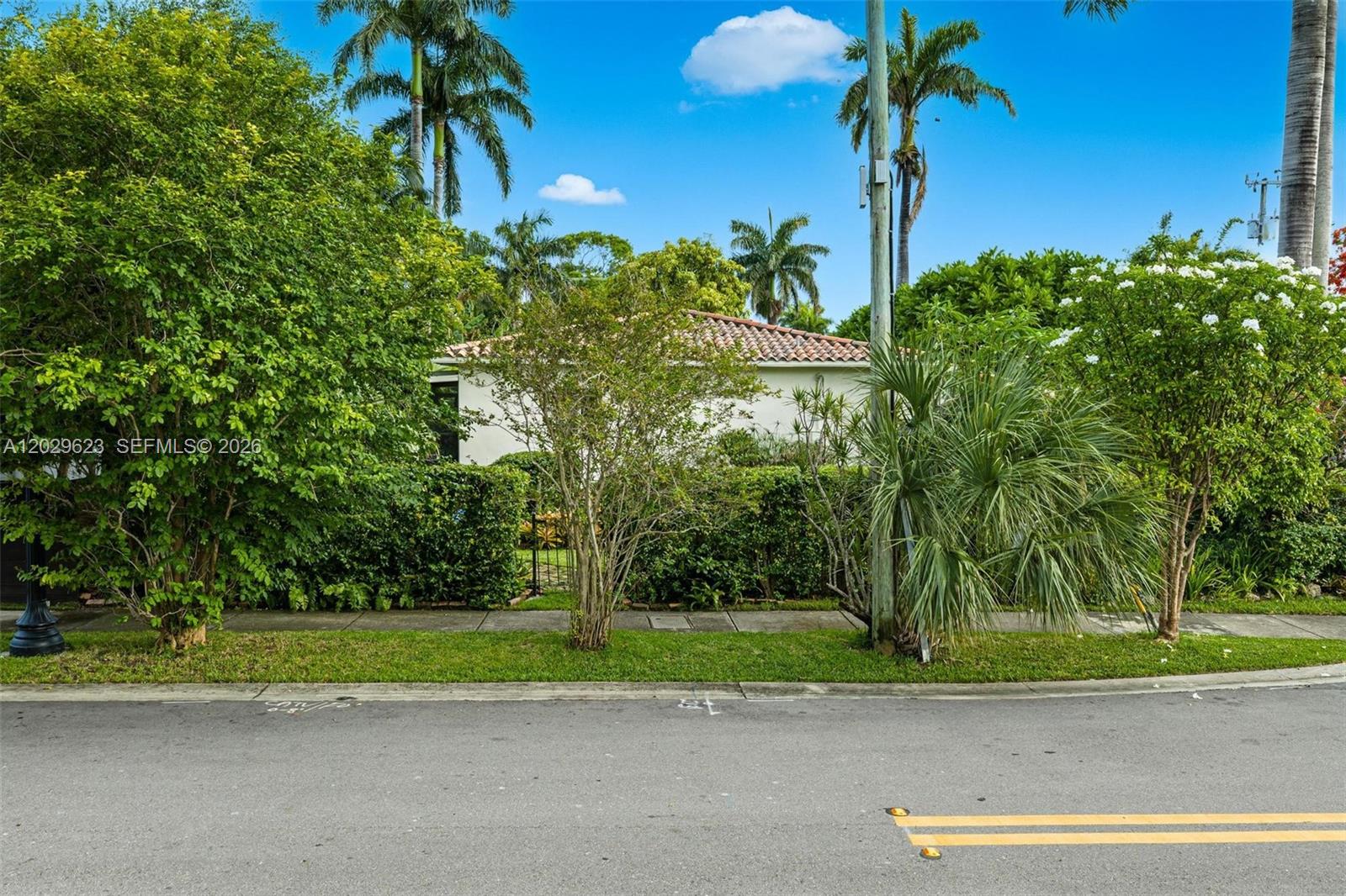 455 W Dilido Dr