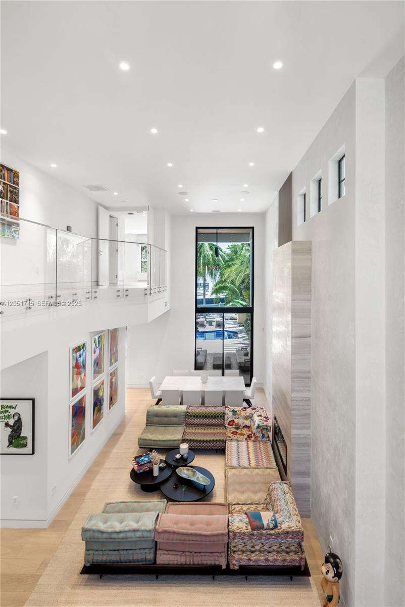 4442 Prairie Ave