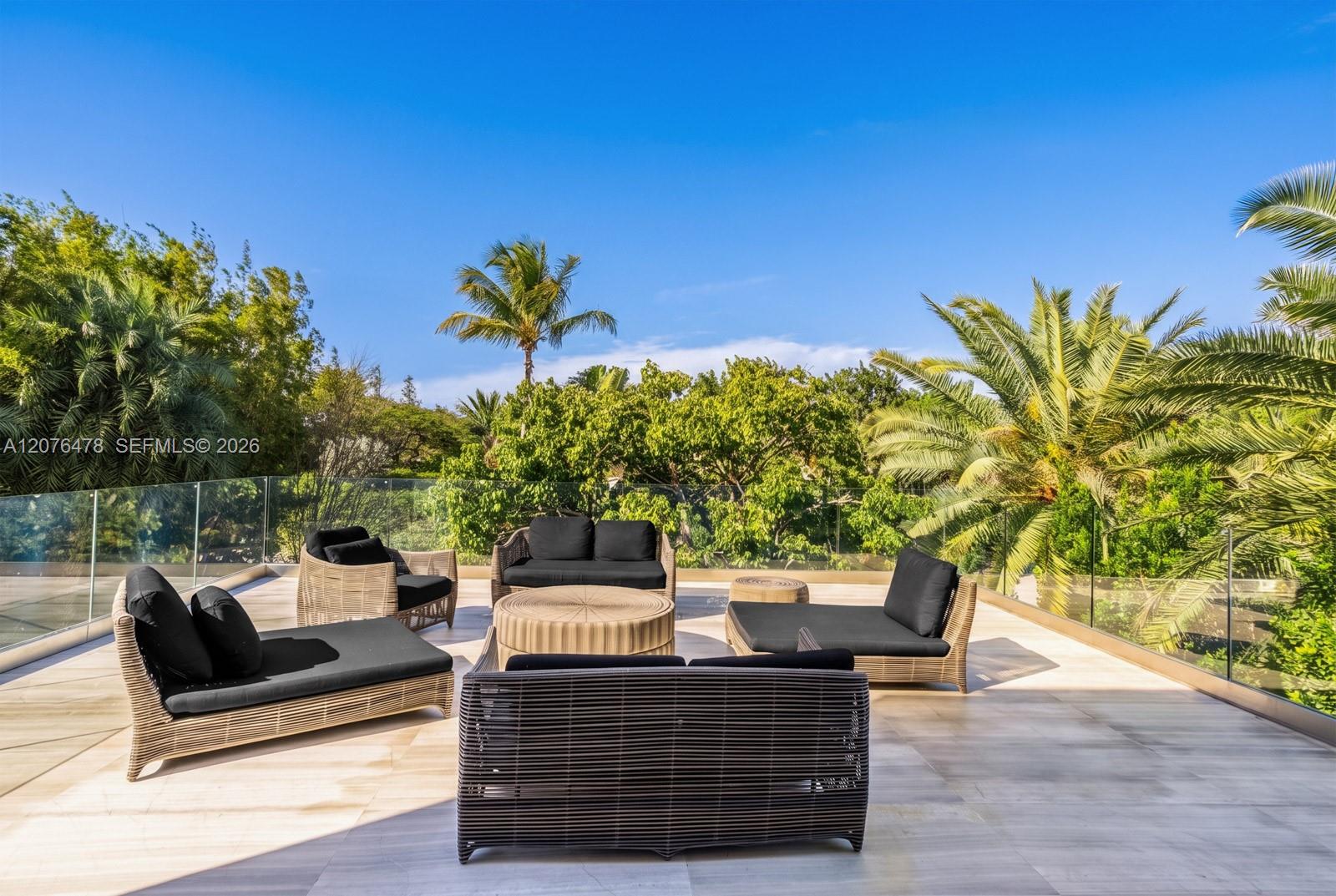 528 Lakeview Ct