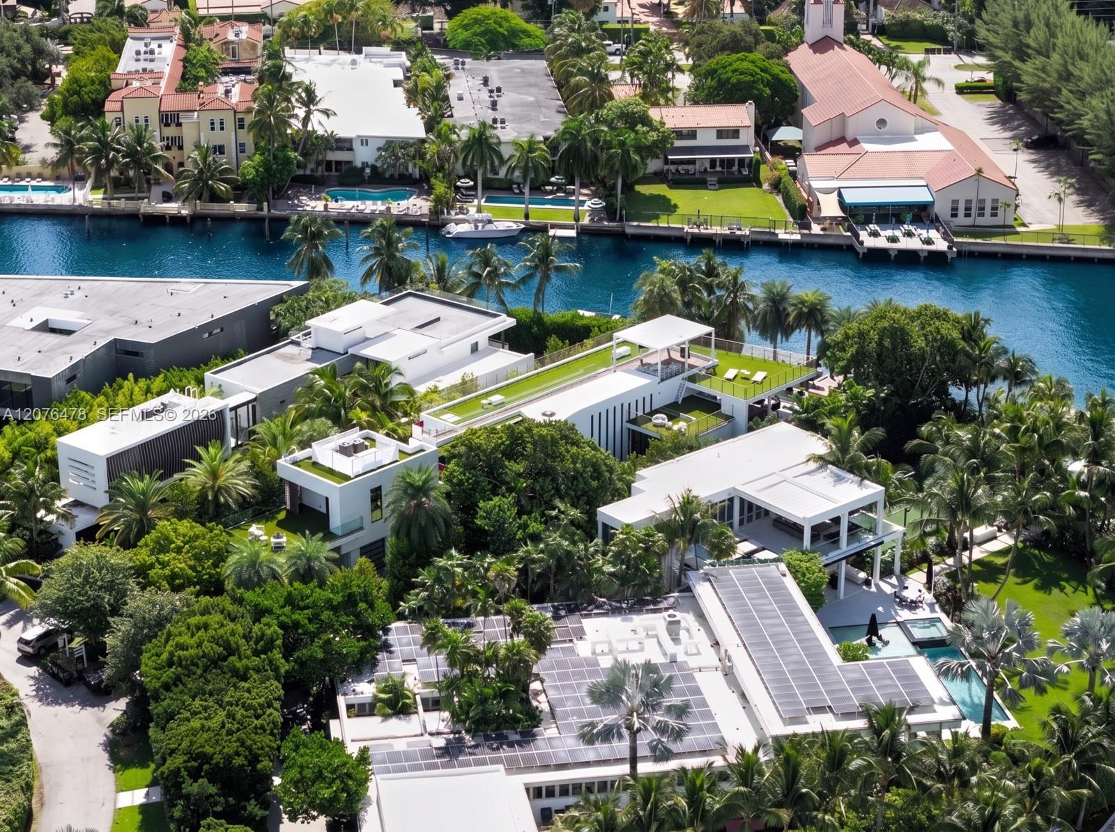528 Lakeview Ct