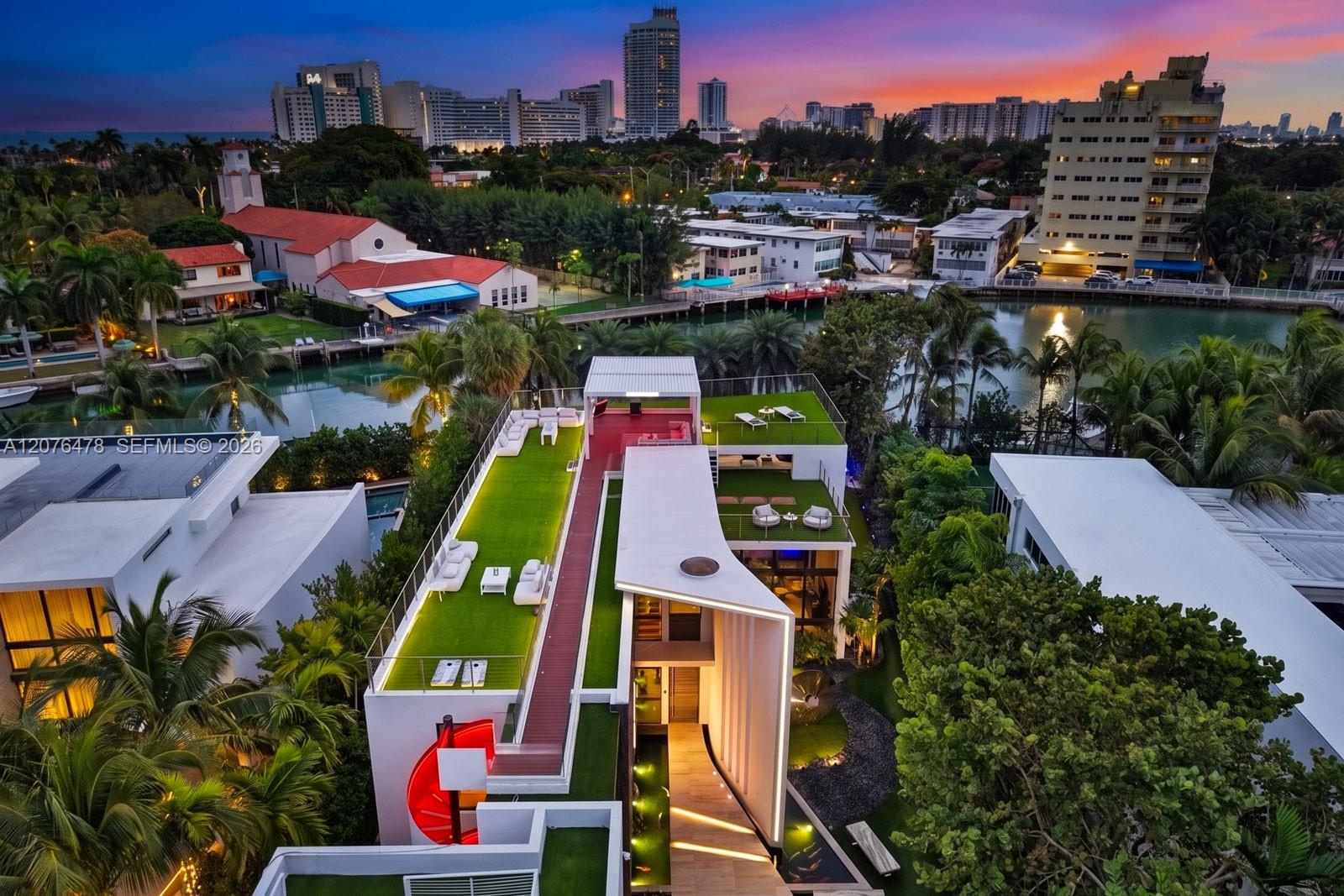 528 Lakeview Ct