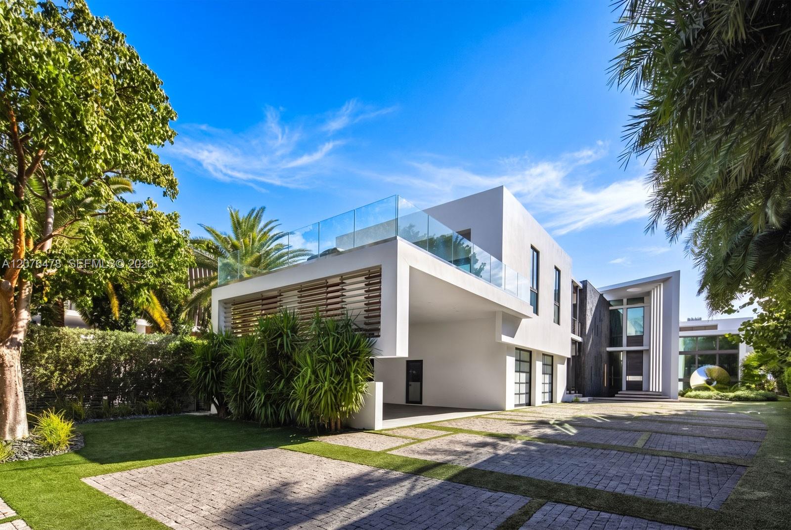 528 Lakeview Ct