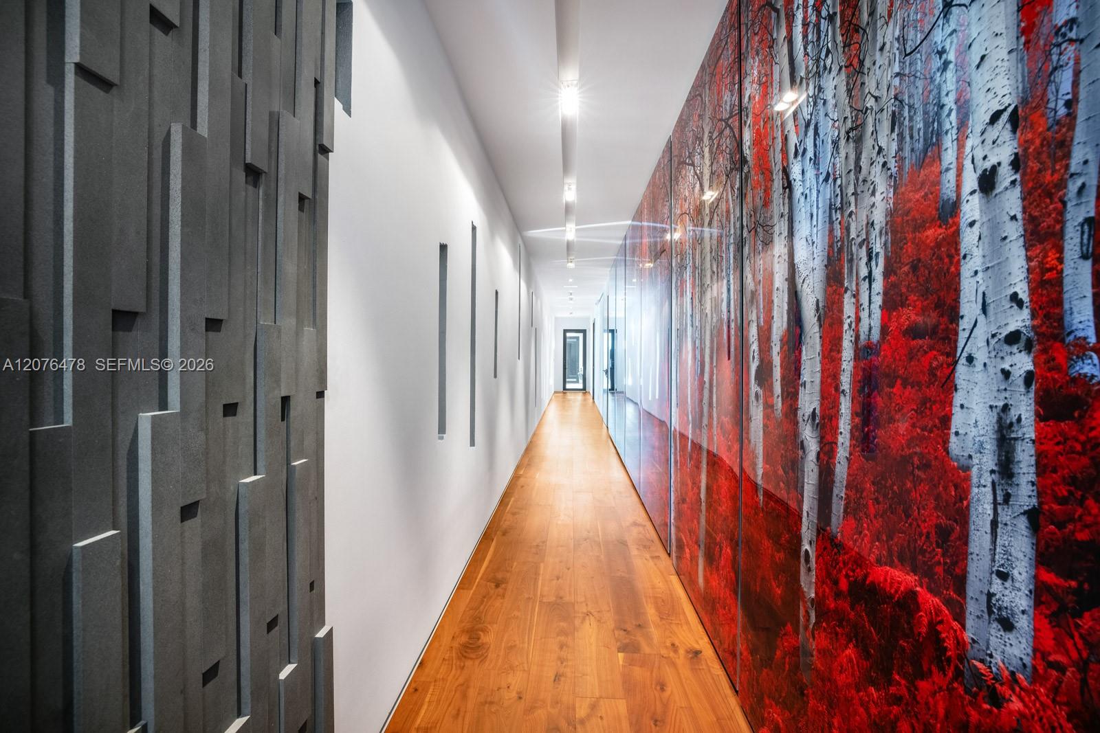 528 Lakeview Ct