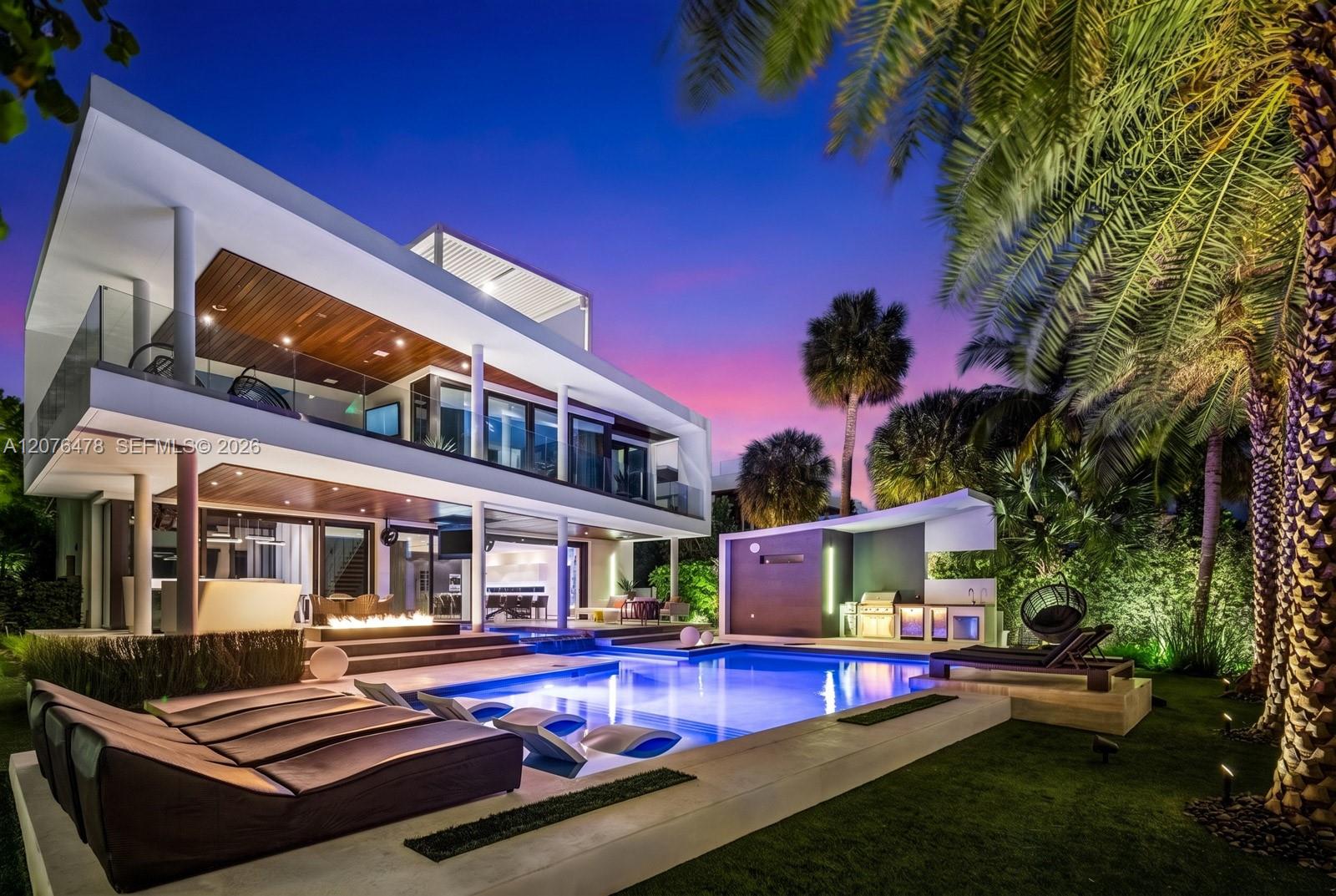 528 Lakeview Ct