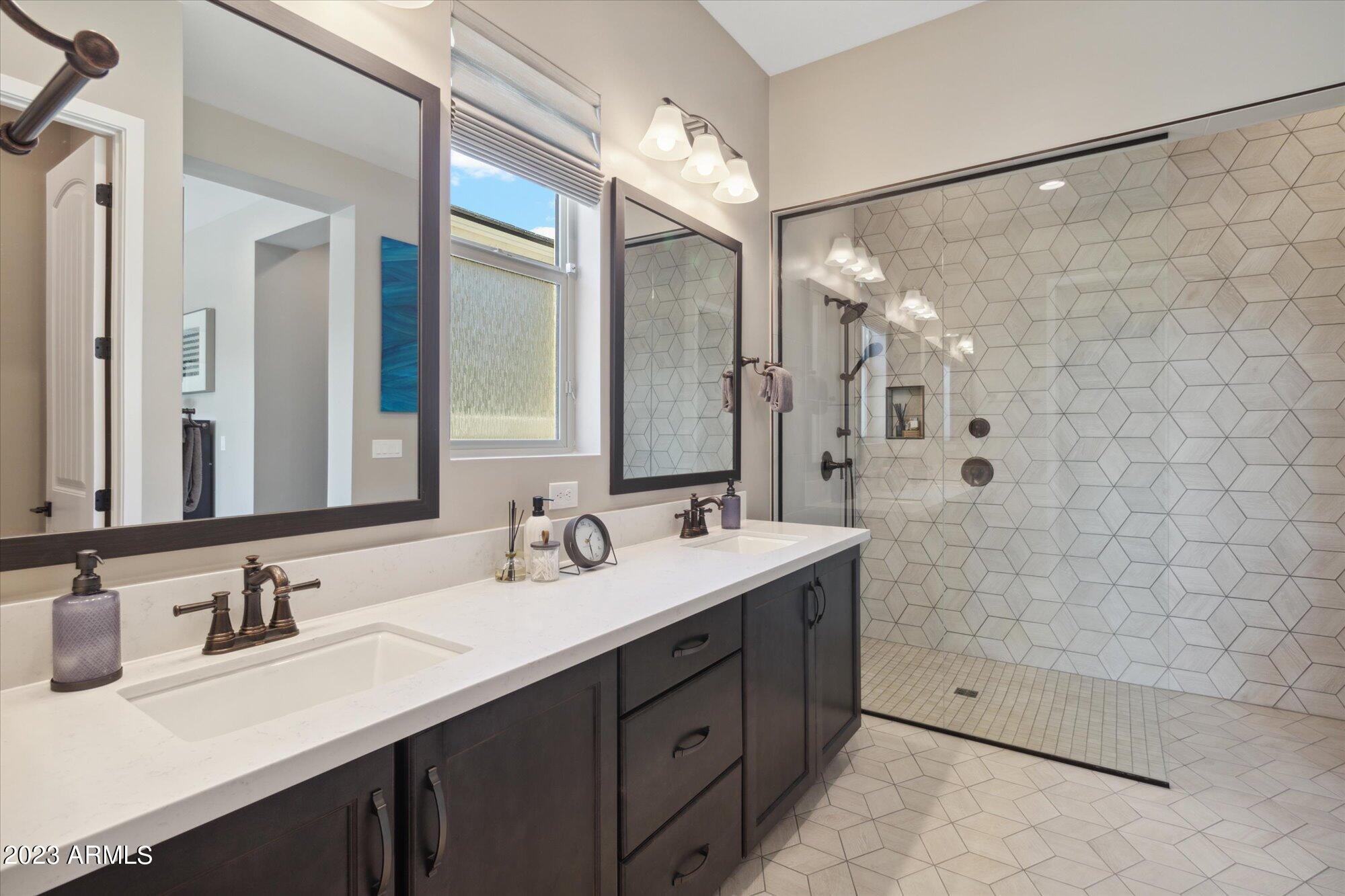 20471 W COOLIDGE Street