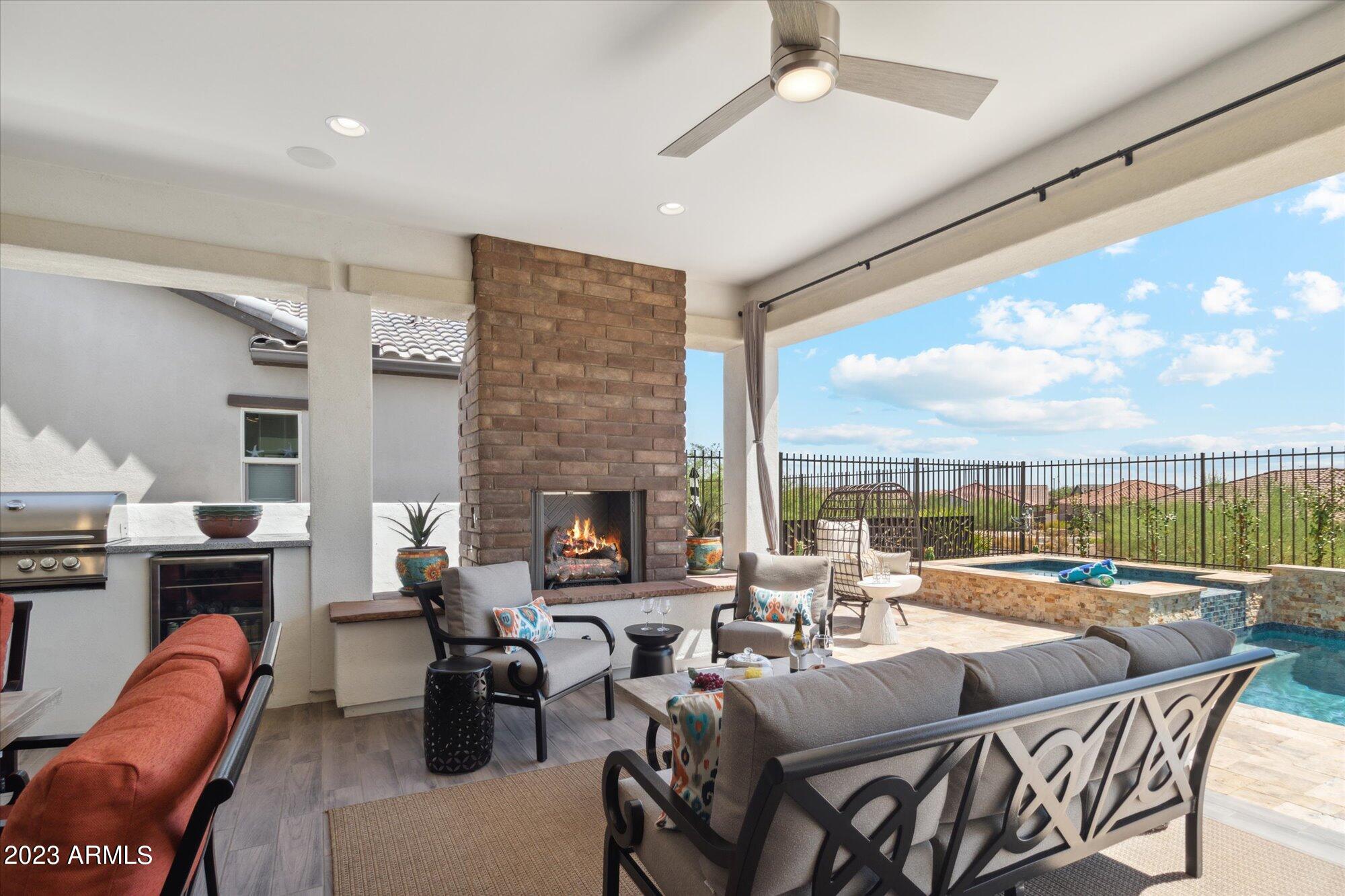 20471 W COOLIDGE Street