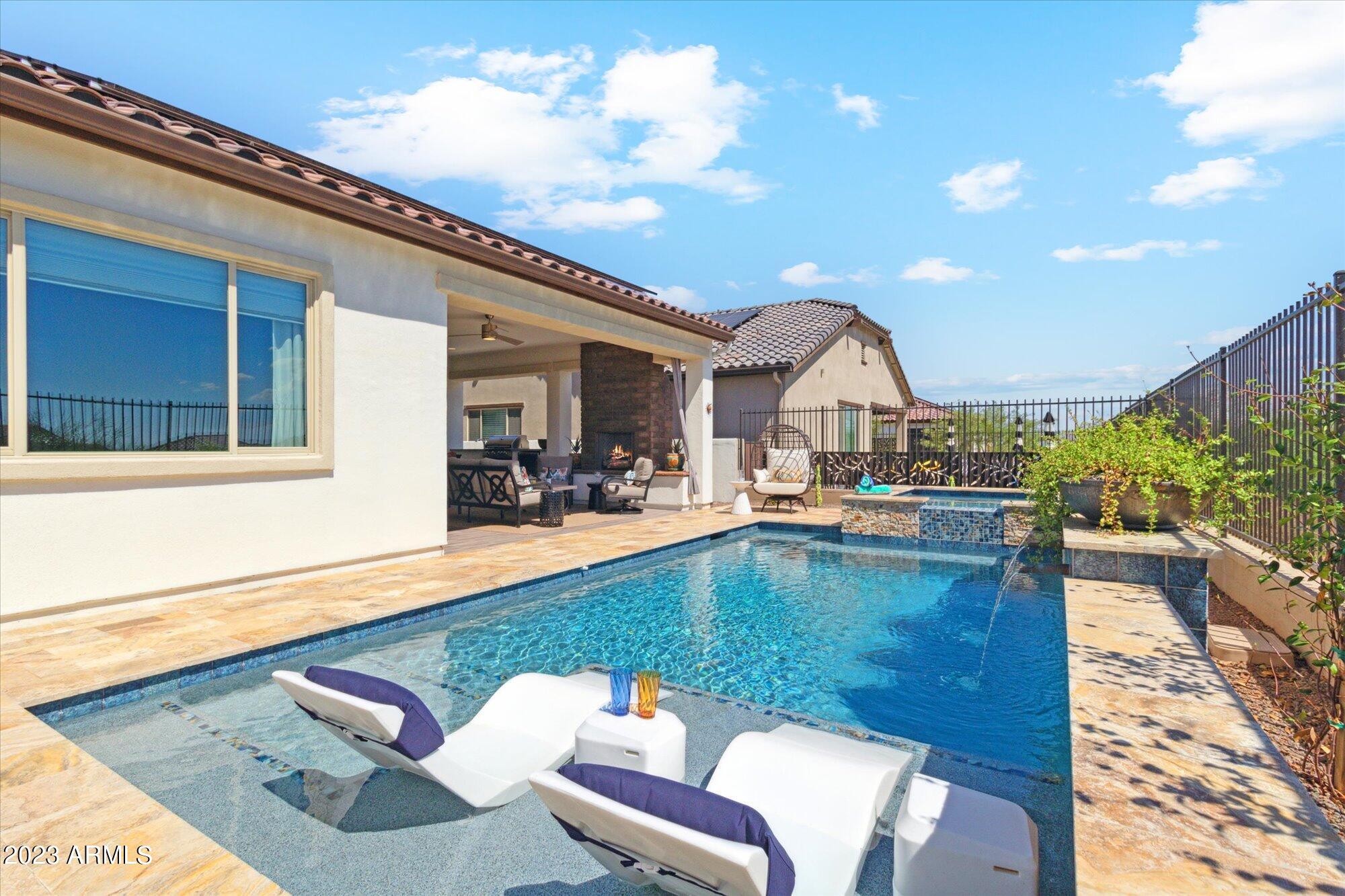 20471 W COOLIDGE Street