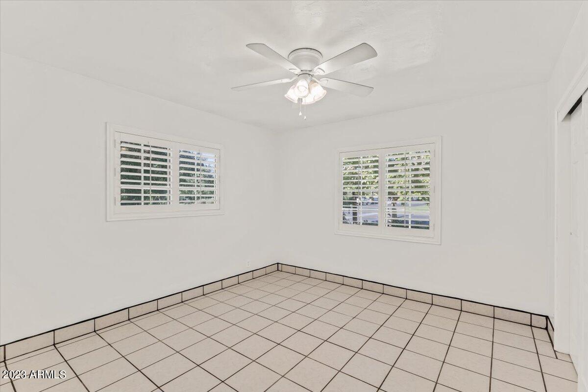 5037 E Clarendon Avenue