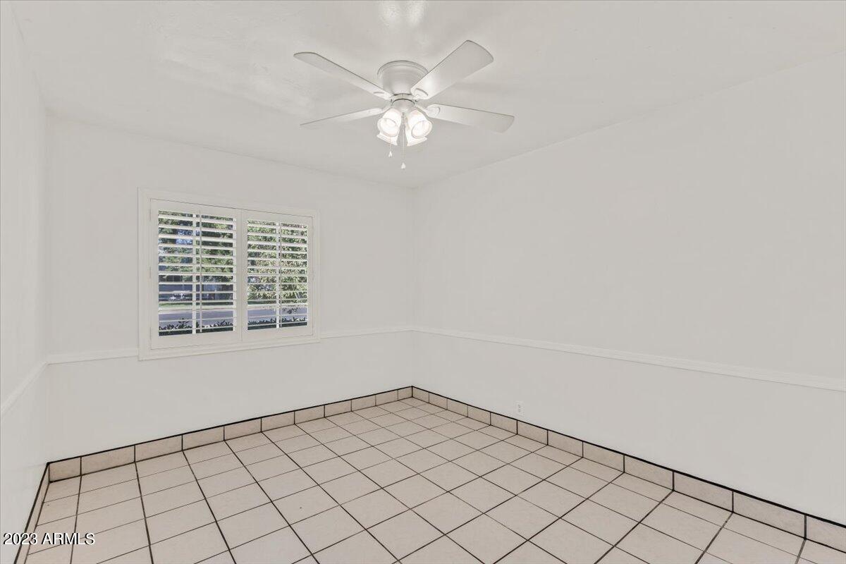 5037 E Clarendon Avenue