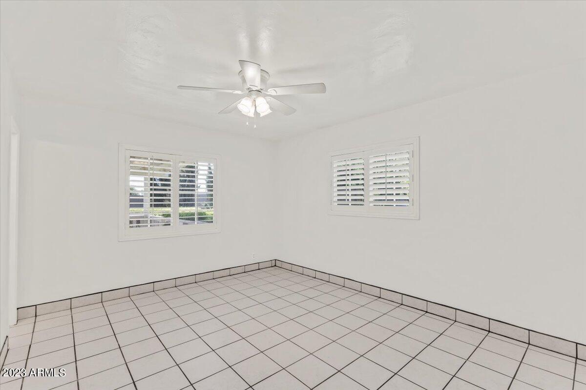 5037 E Clarendon Avenue