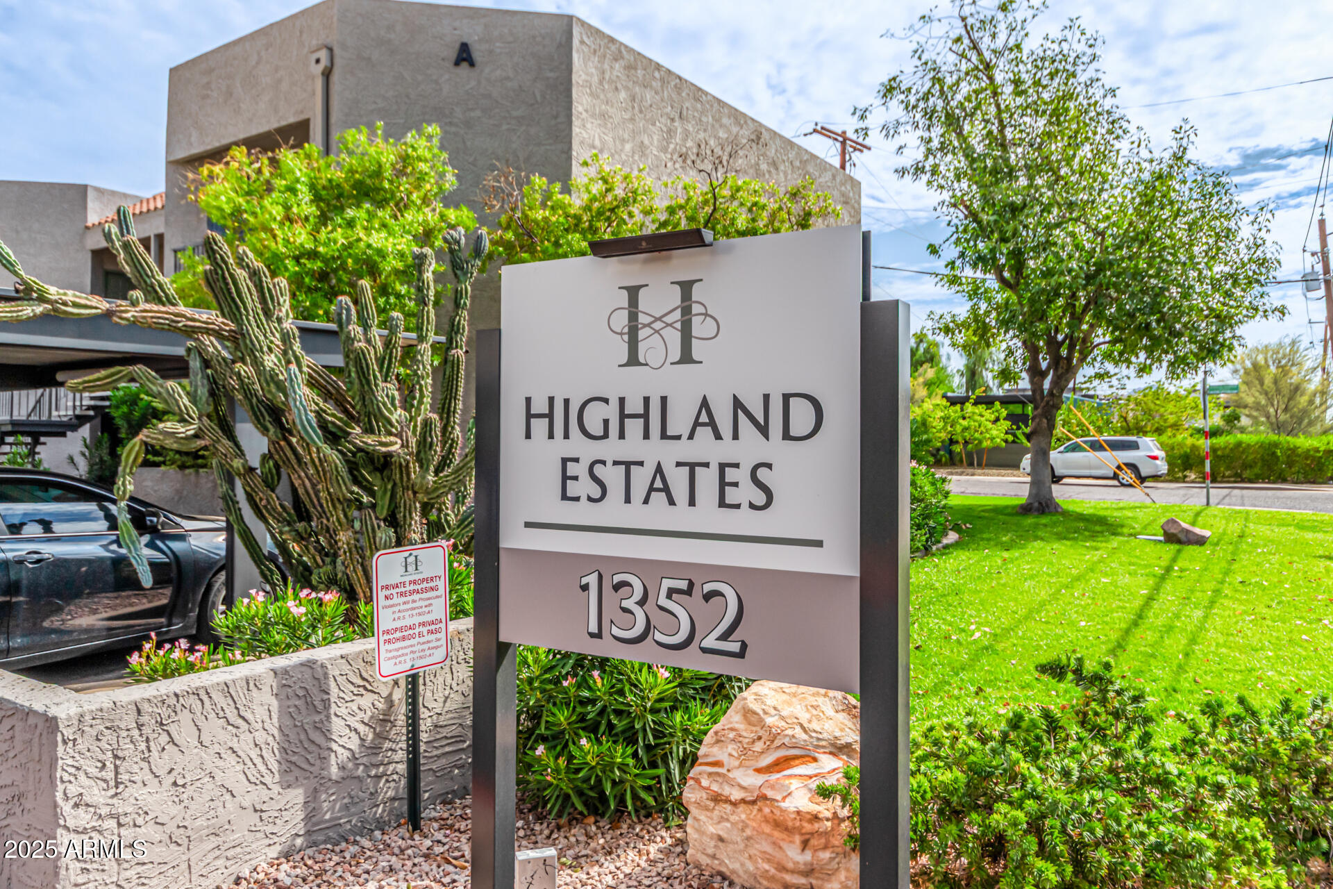 1352 E HIGHLAND Avenue, 117