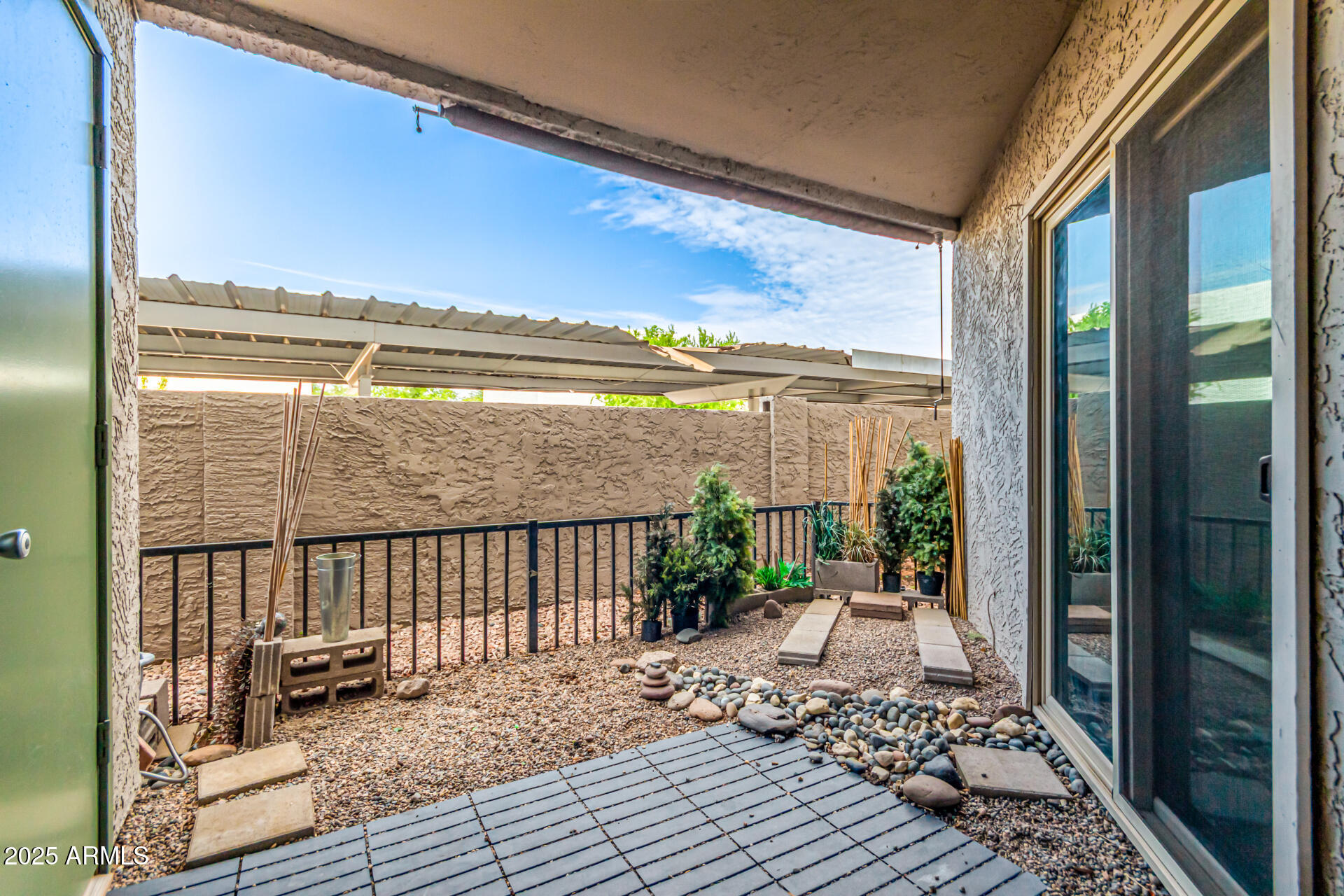 1352 E HIGHLAND Avenue, 117