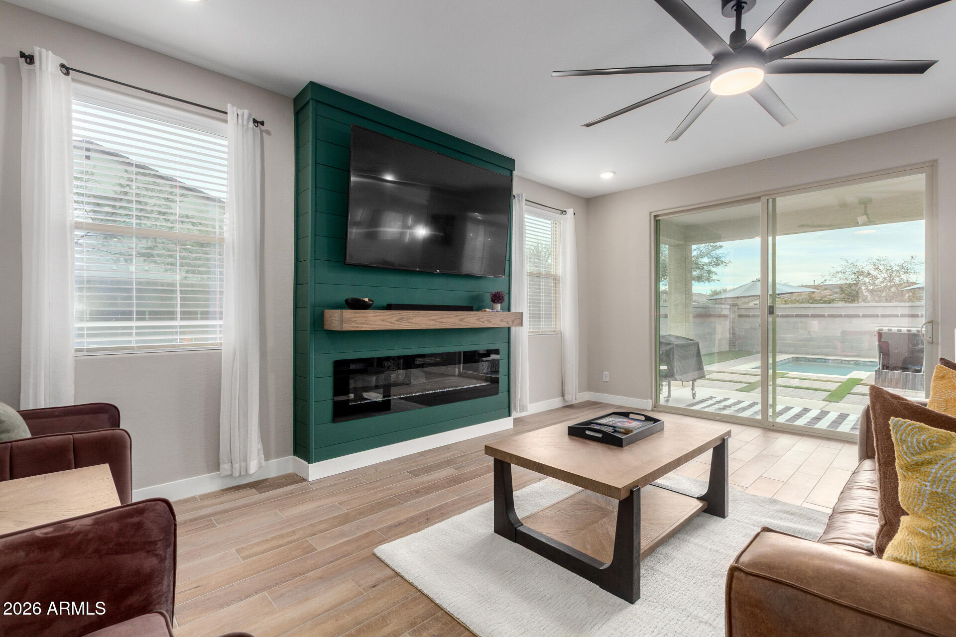 17282 W DAHLIA Drive