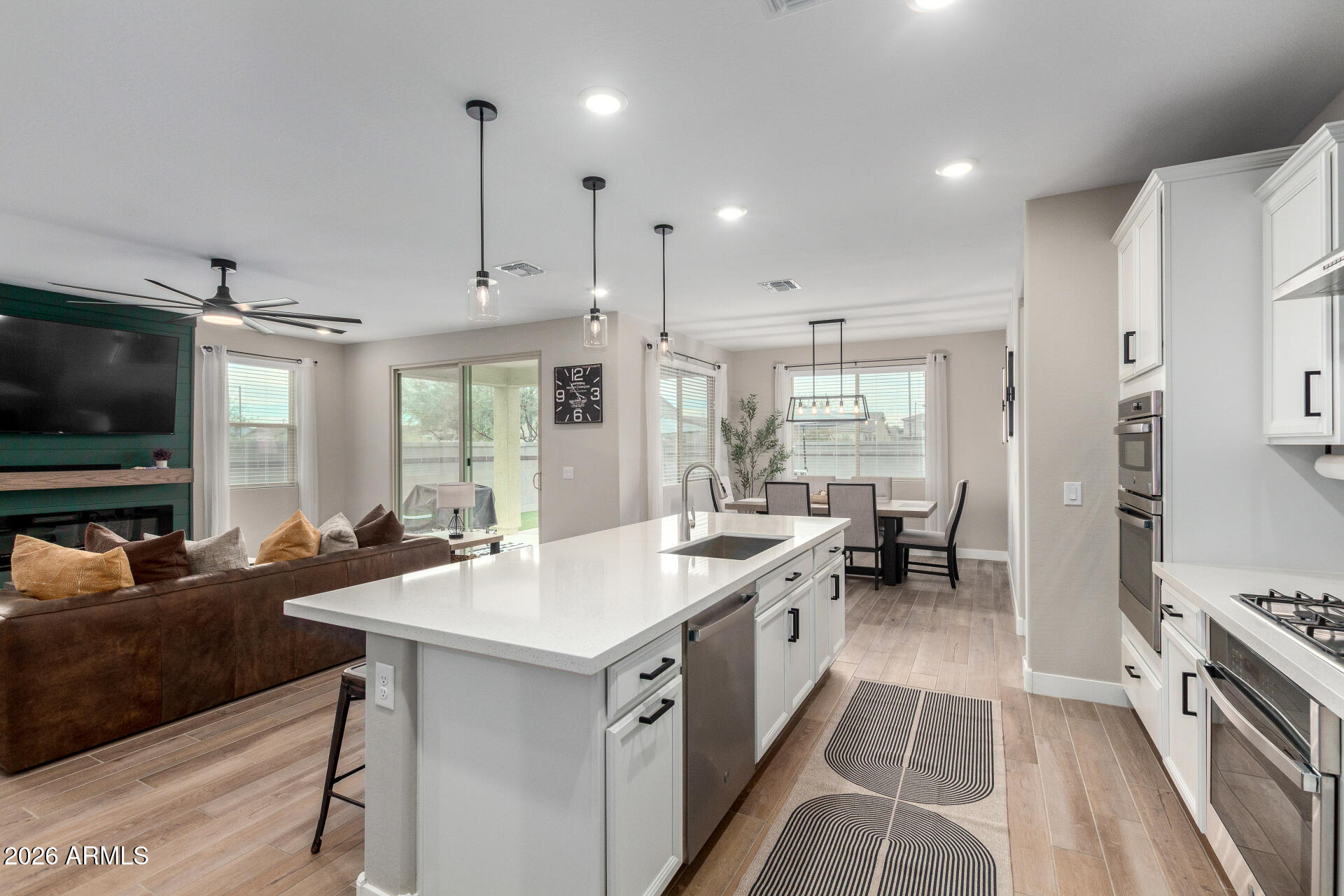 17282 W DAHLIA Drive