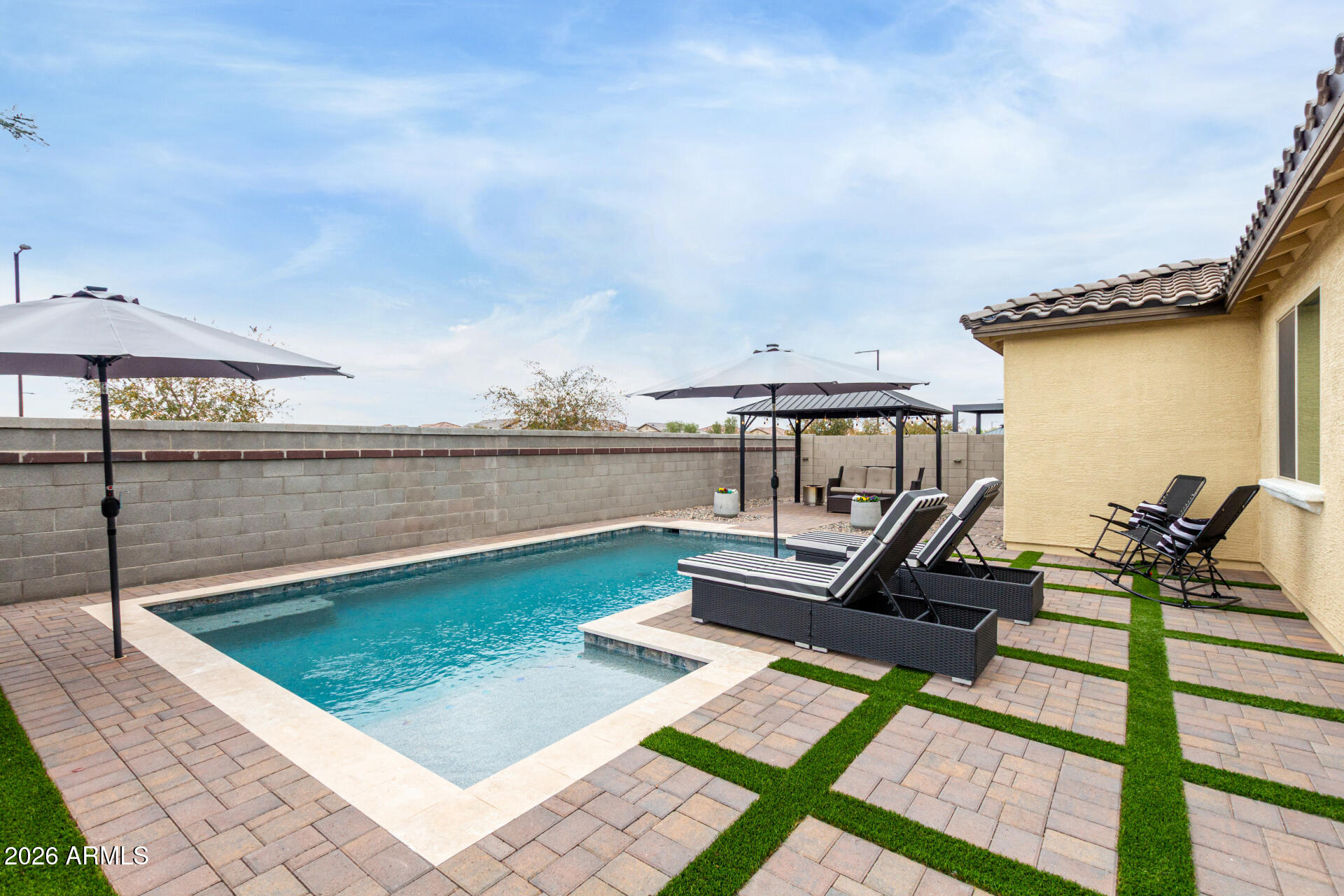 17282 W DAHLIA Drive