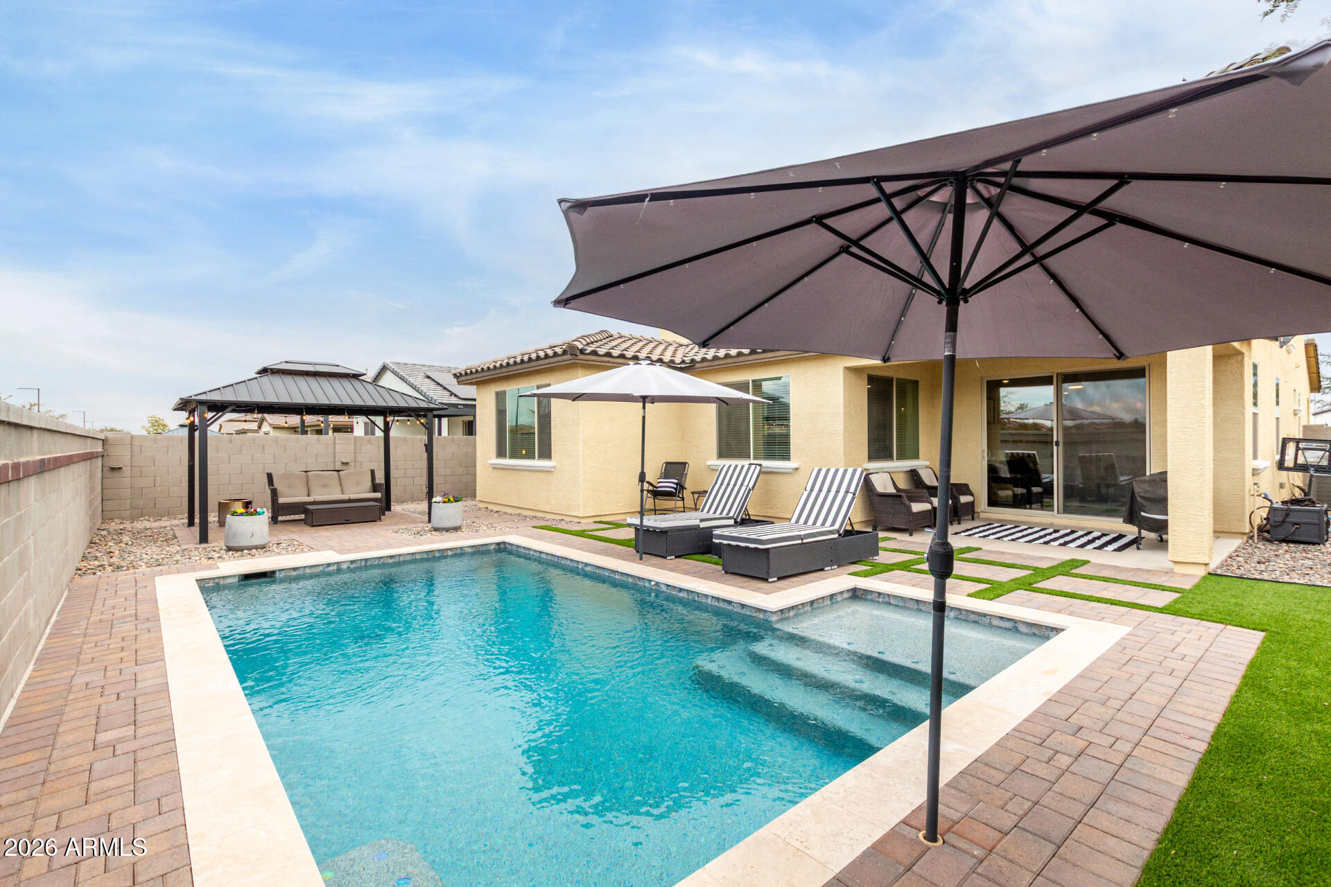 17282 W DAHLIA Drive