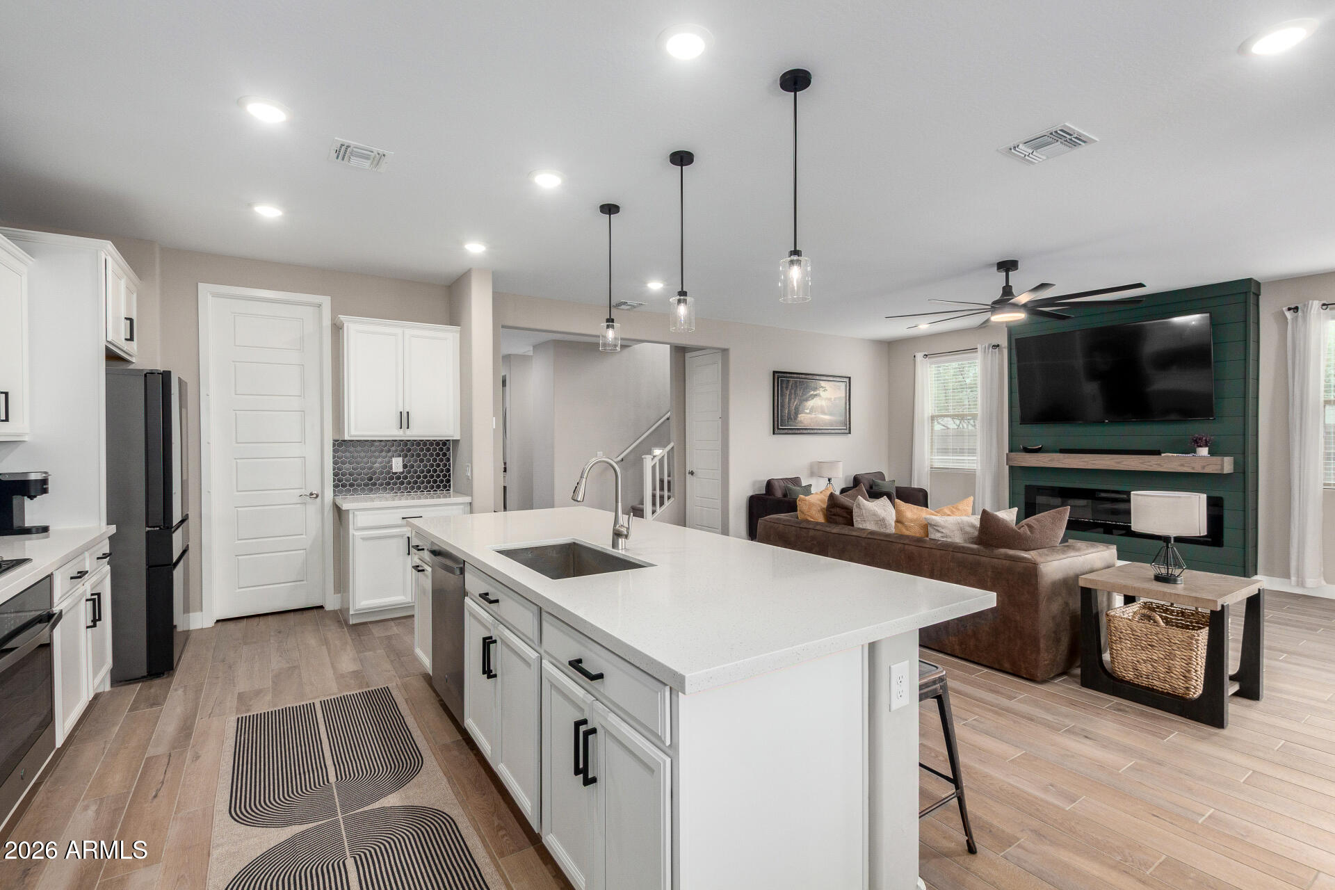 17282 W DAHLIA Drive