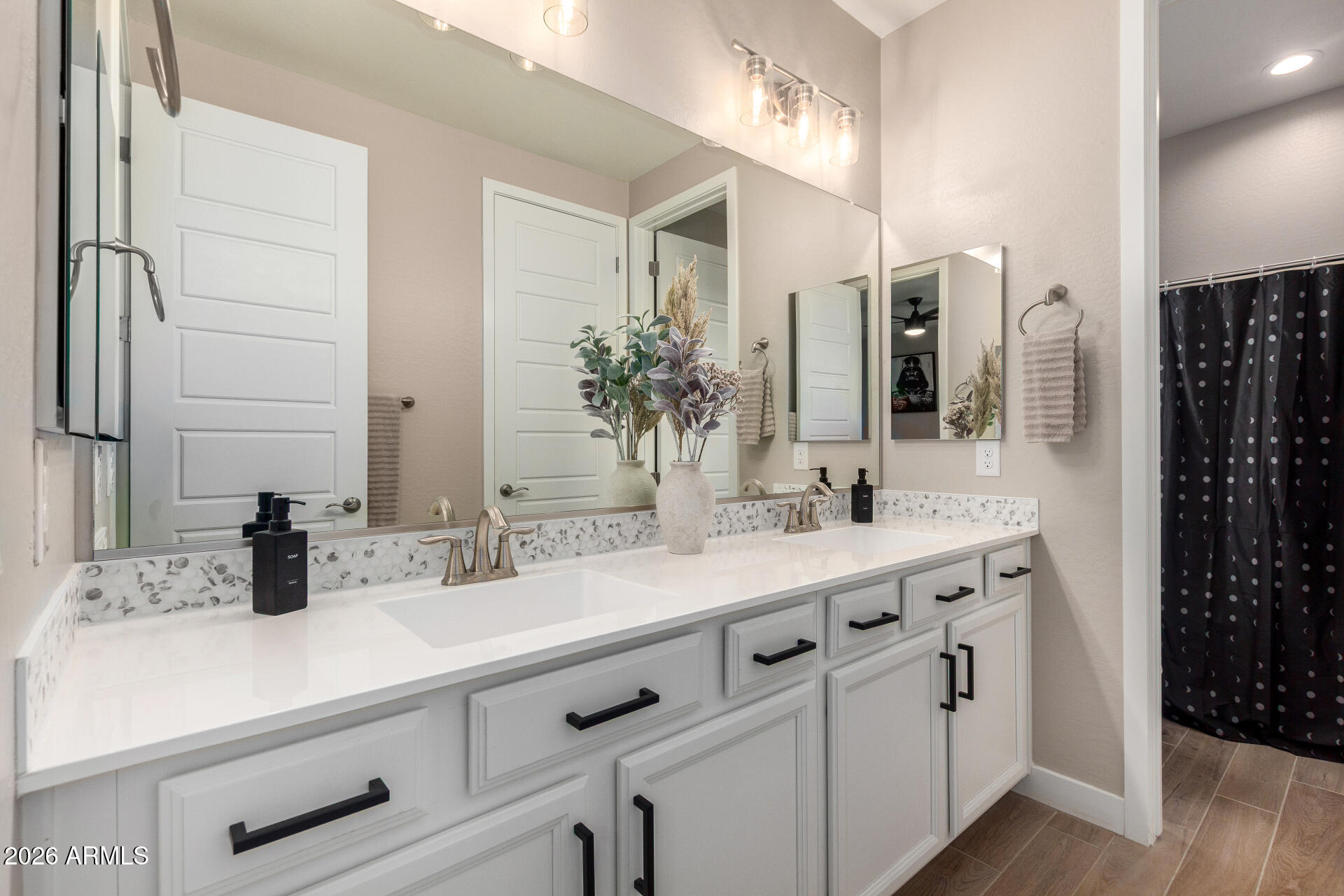 17282 W DAHLIA Drive