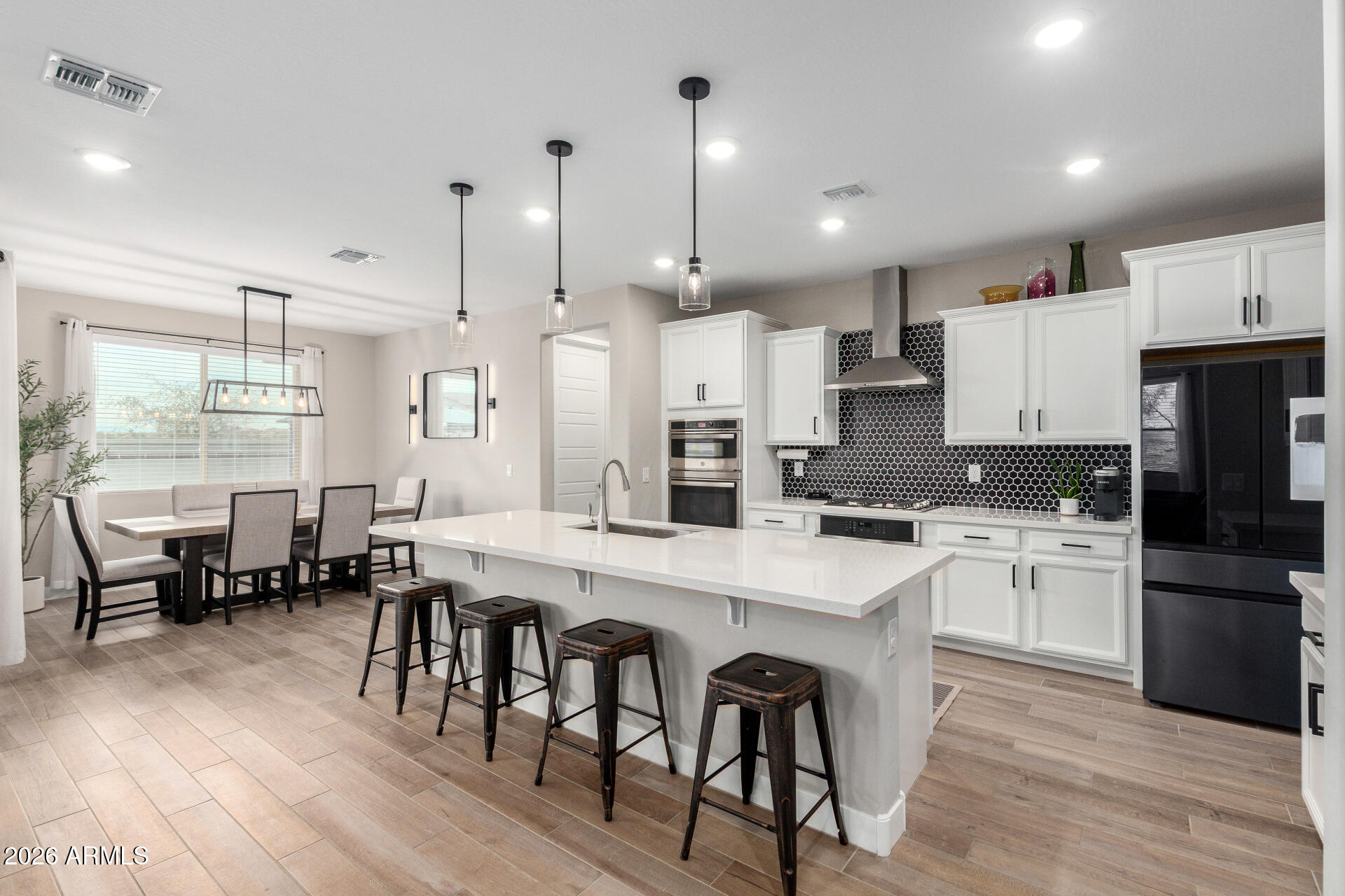 17282 W DAHLIA Drive