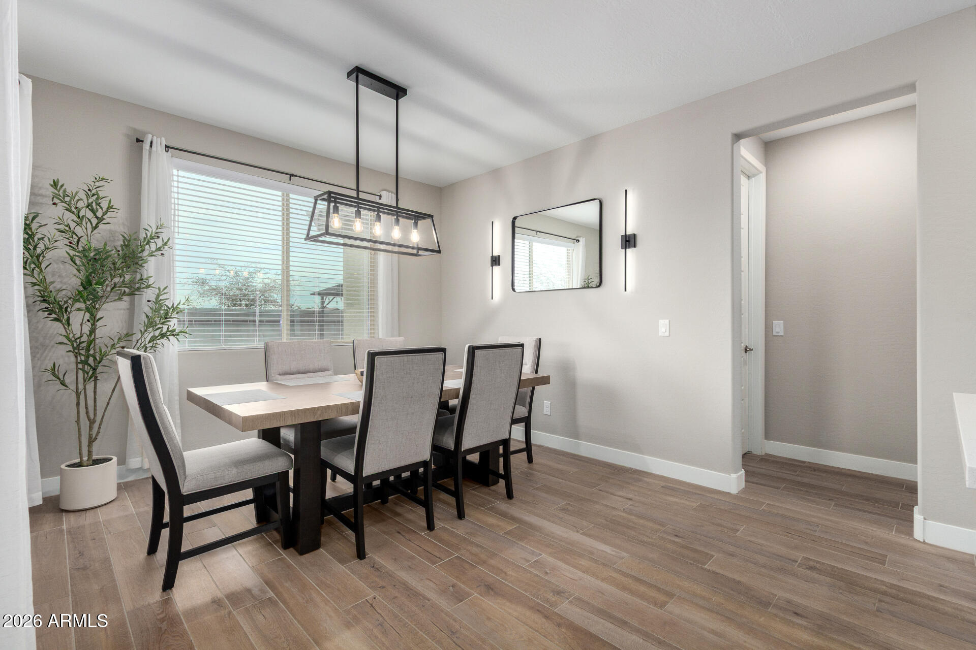 17282 W DAHLIA Drive