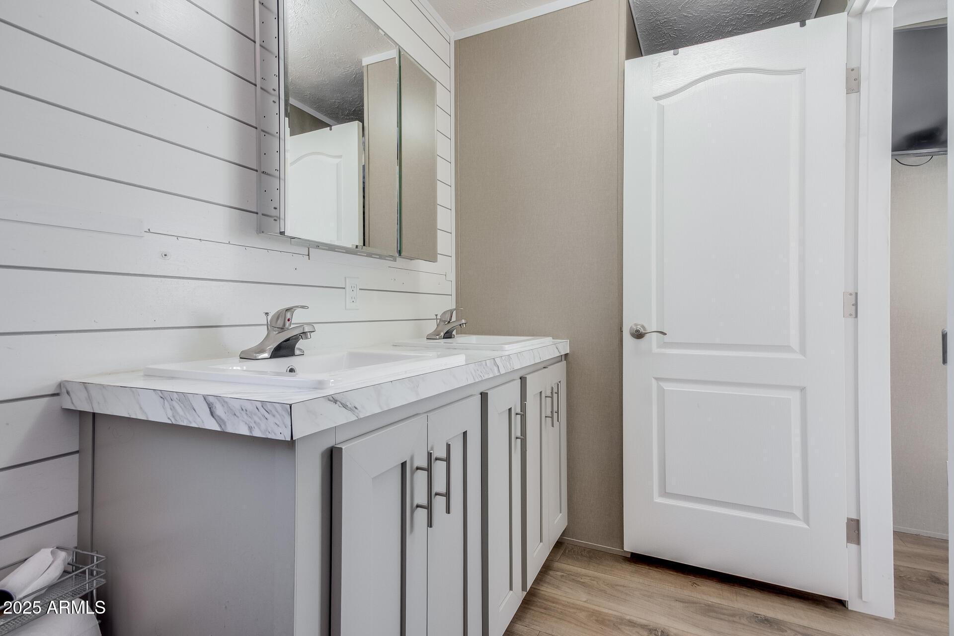 2605 W VAN BUREN Street 104