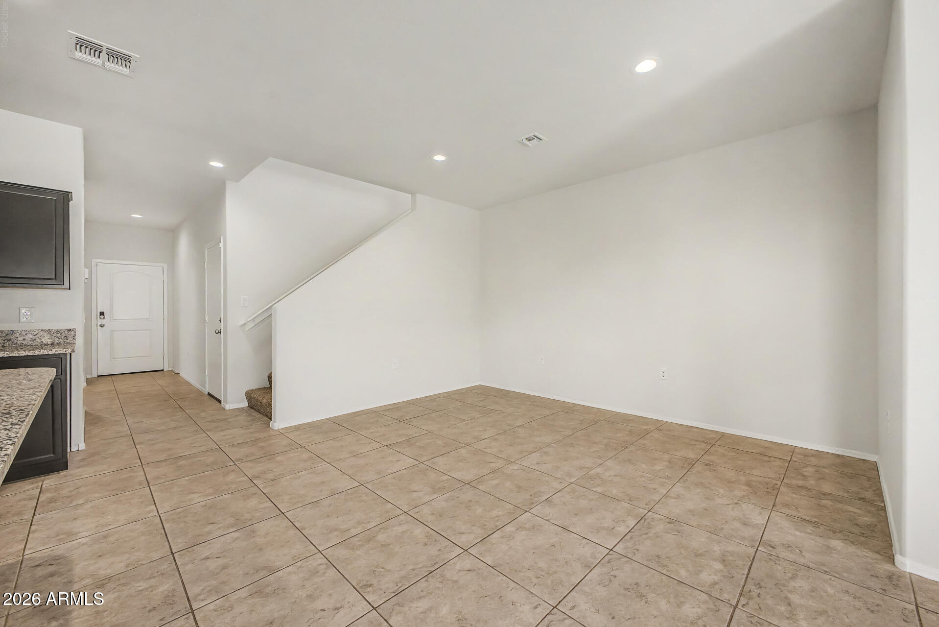 30728 W COLUMBUS Avenue