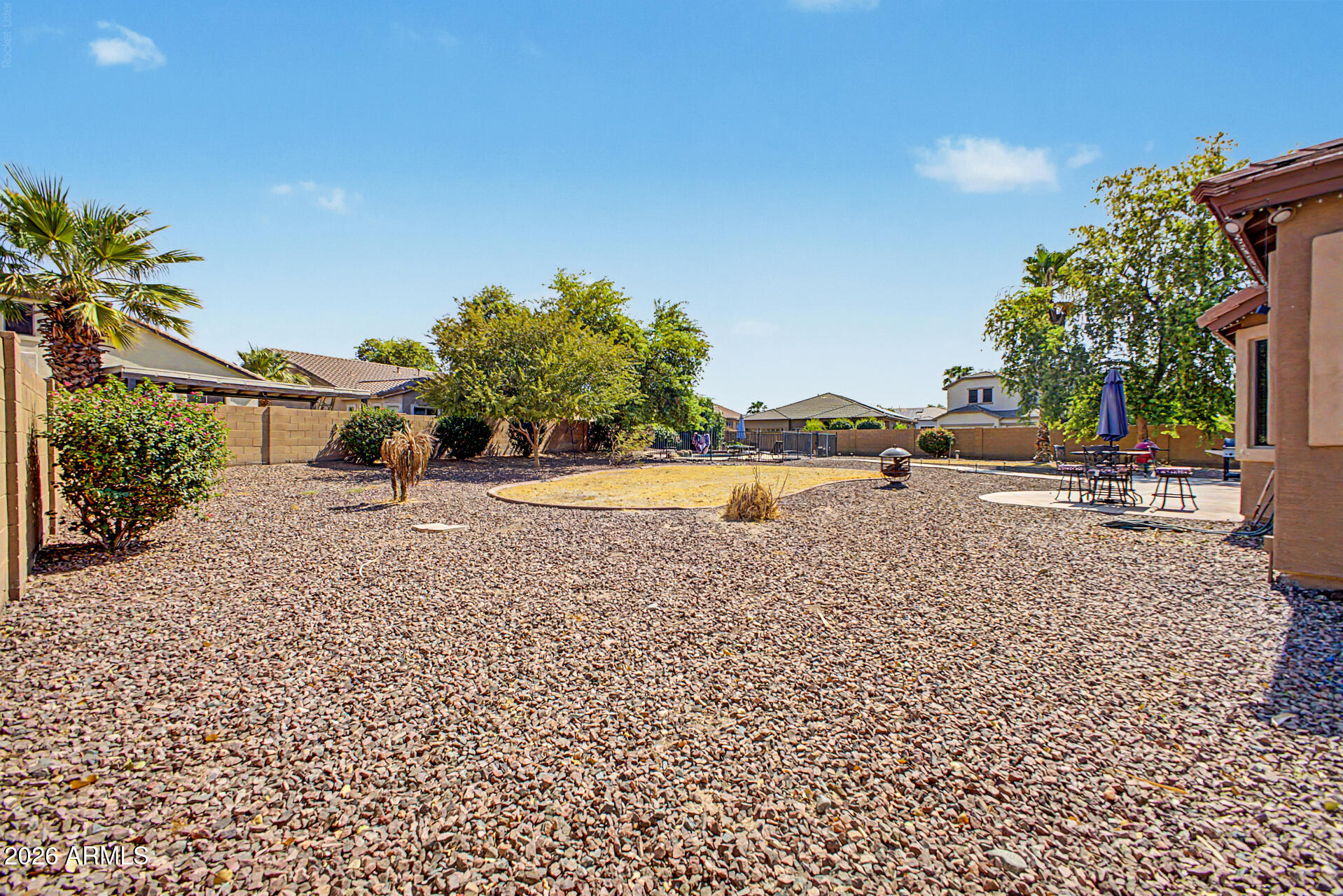 8602 W HELEN Lane