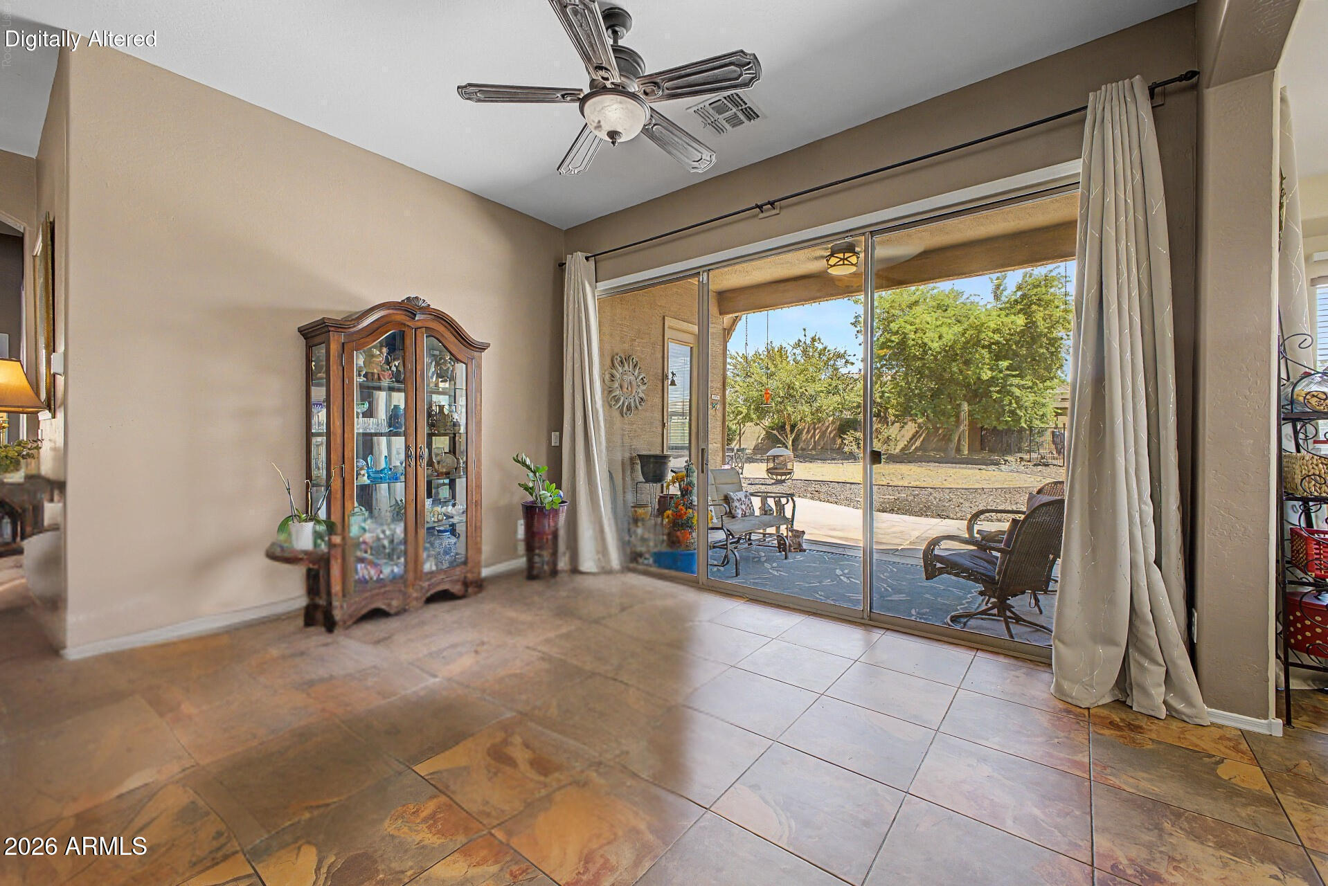 8602 W HELEN Lane