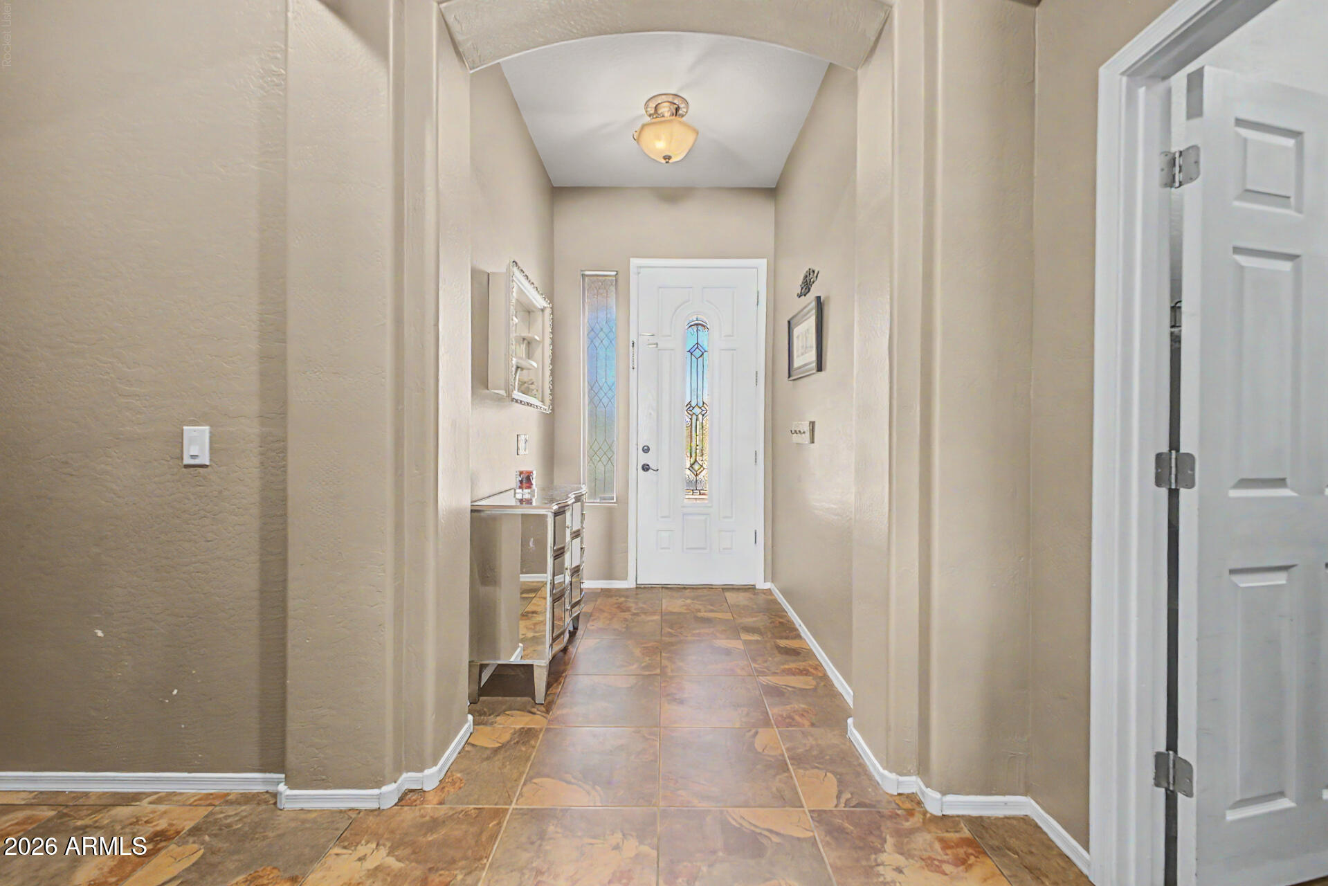 8602 W HELEN Lane