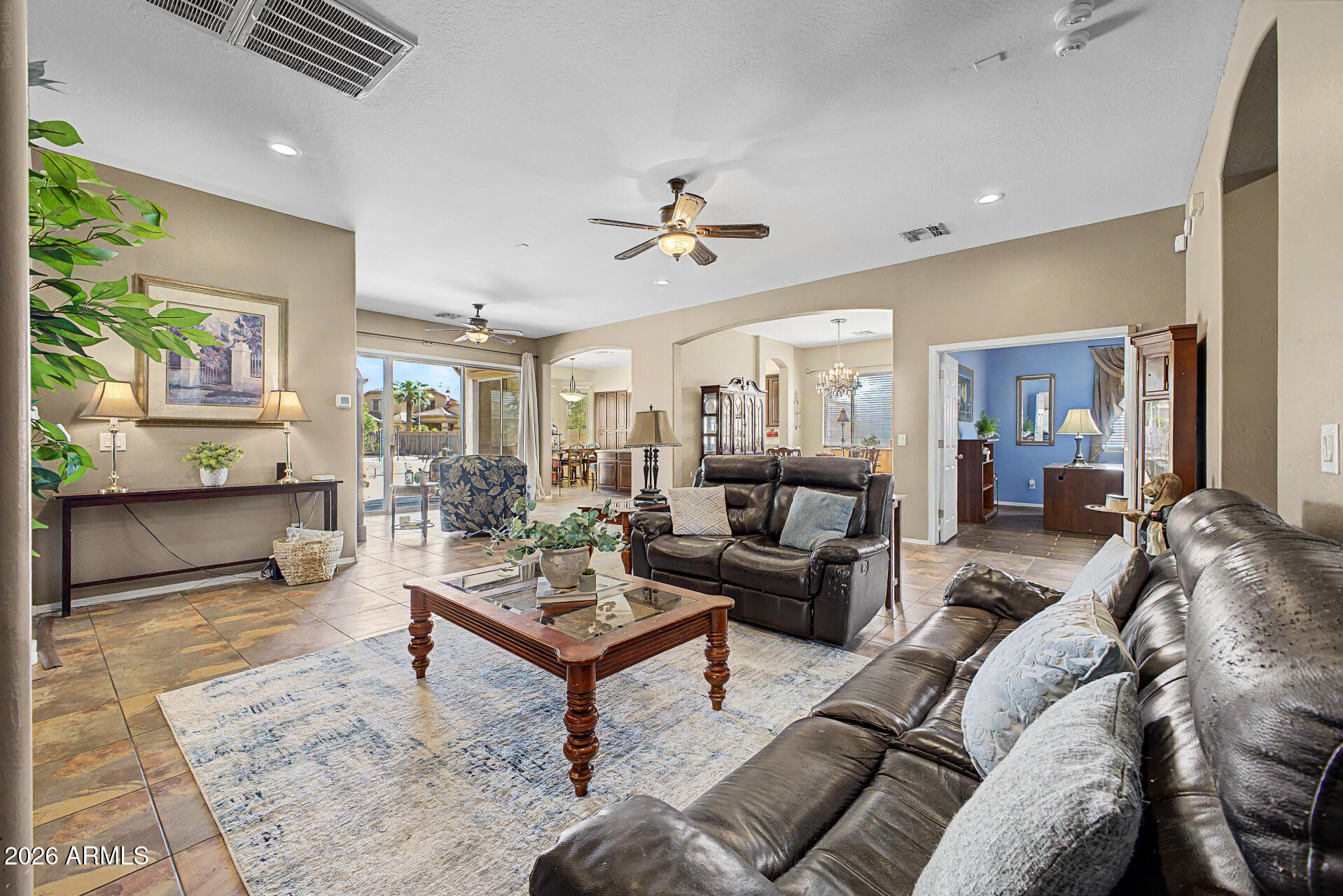 8602 W HELEN Lane