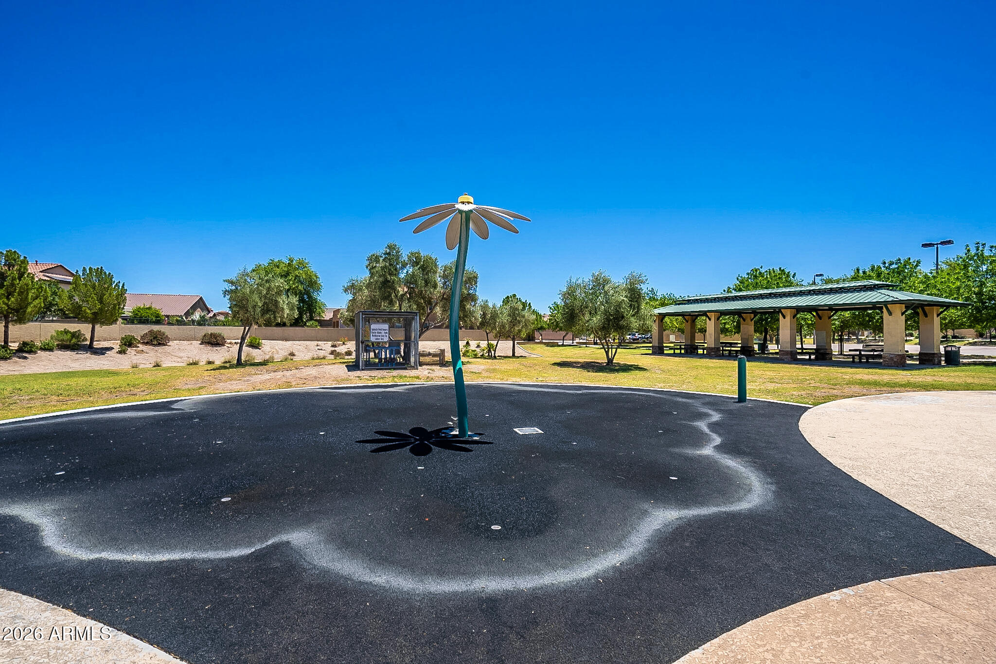 8602 W HELEN Lane